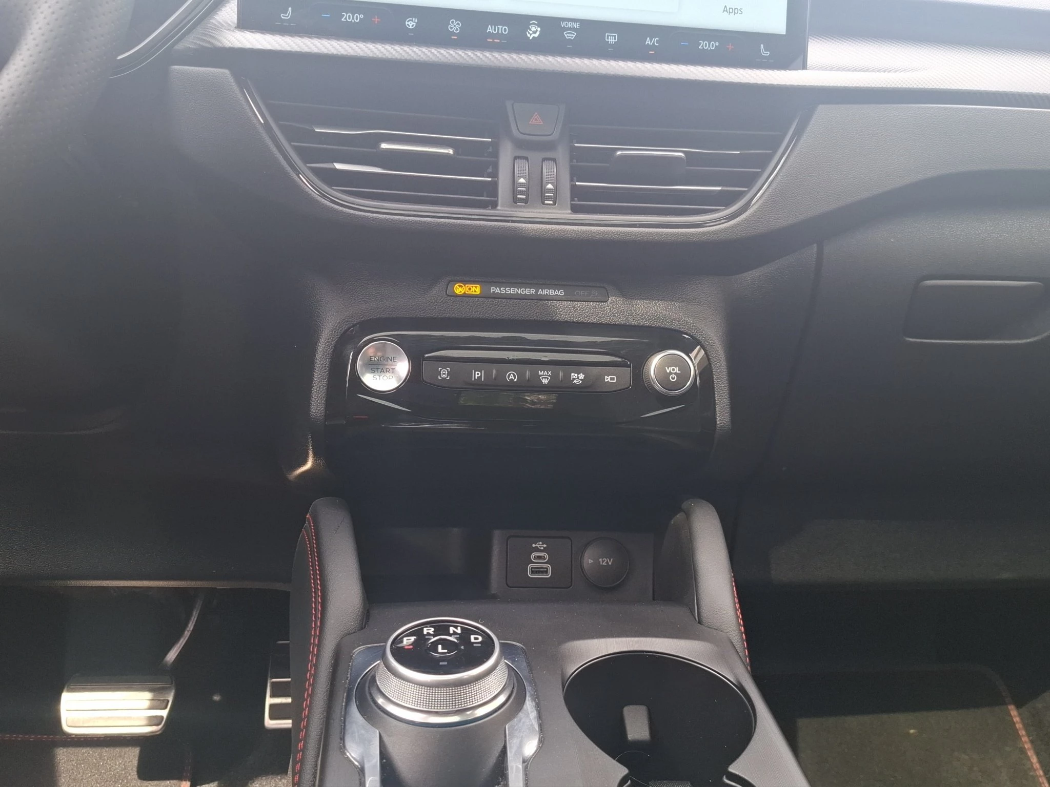 Ford Kuga ST-Line X Aut.*PANO*AHK*360GRAD*LED-MATRIX*NAVI*GRA*WINTER-PKT..