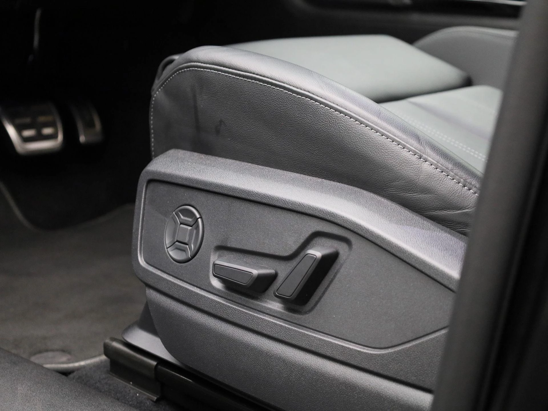Audi Q5 2.0 TFSI e-hybrid quattro S edition Competition