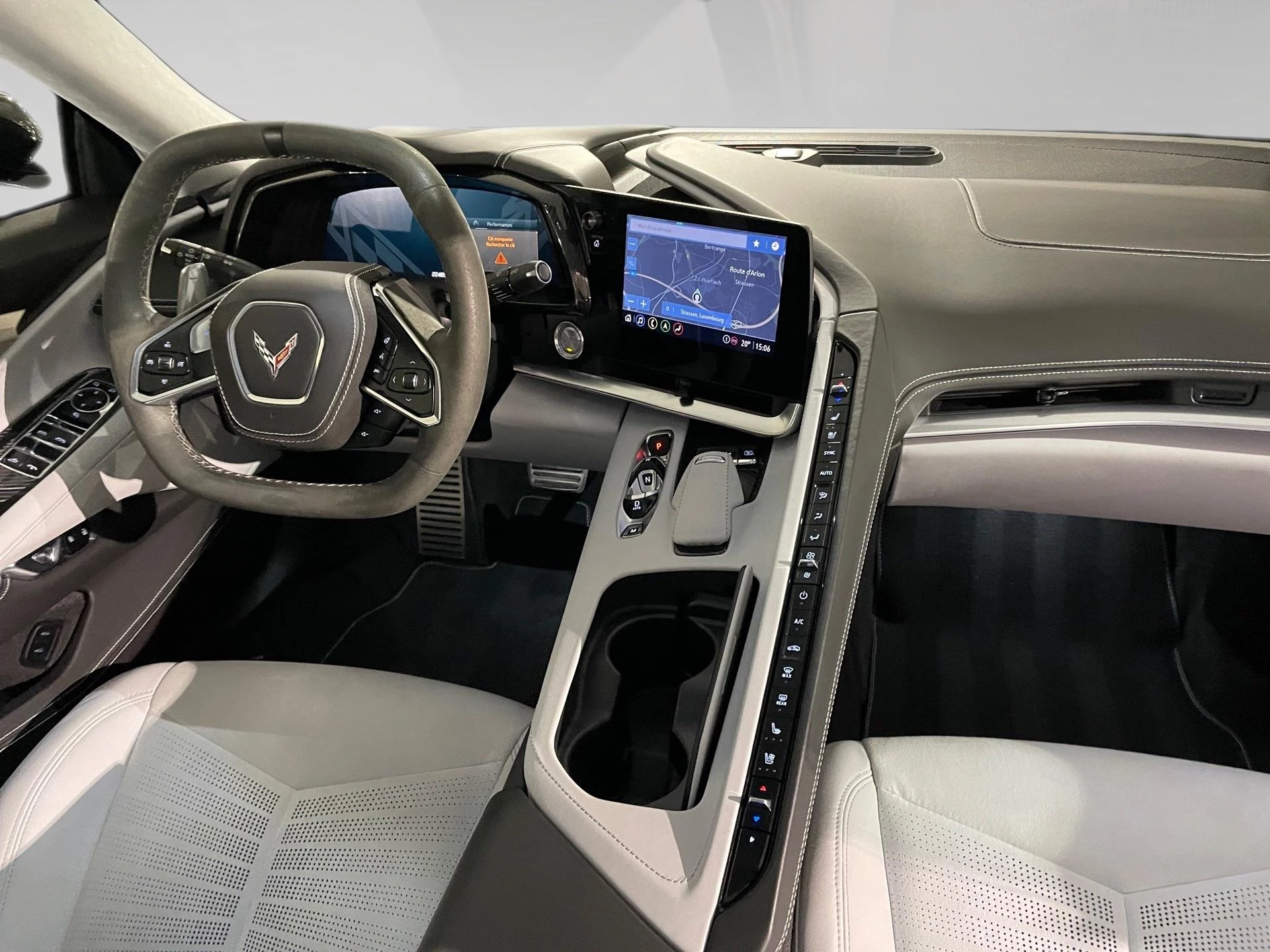 Chevrolet-Corvette-image-4