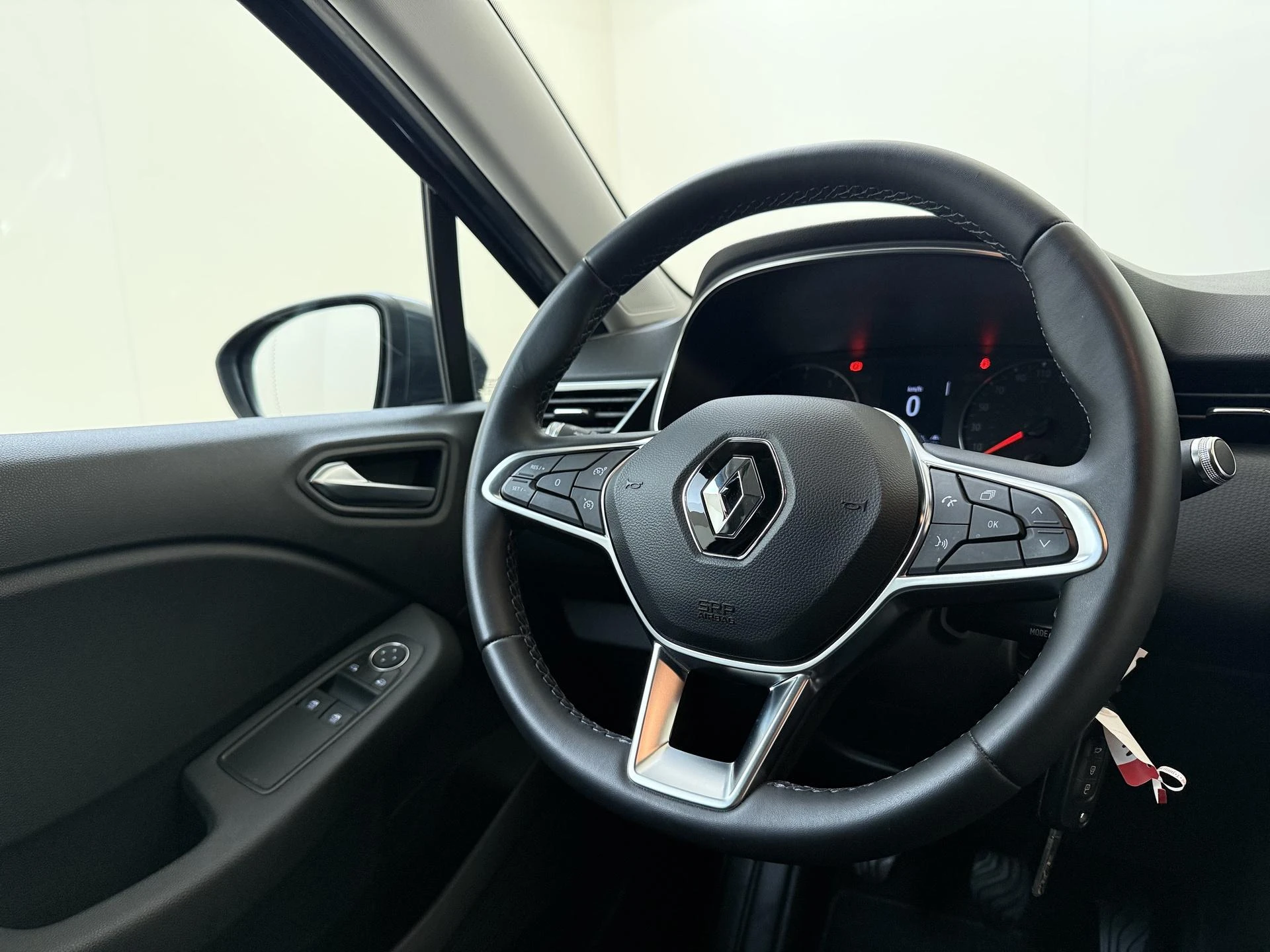 Renault-Clio-image-9