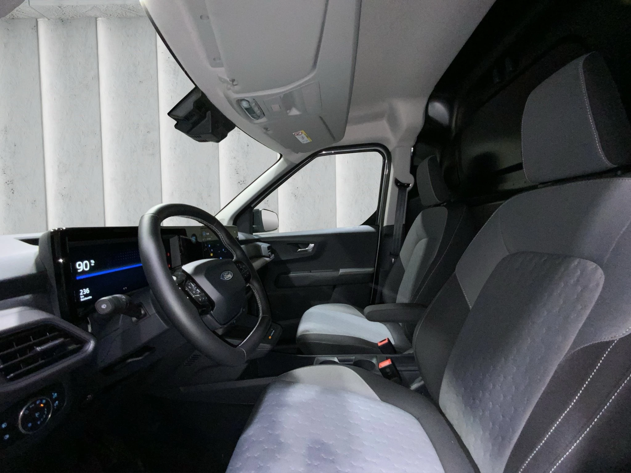 Ford Transit Courier Limited Elektromotor Lieferwagen *Lieferung ab Oktober 2026*