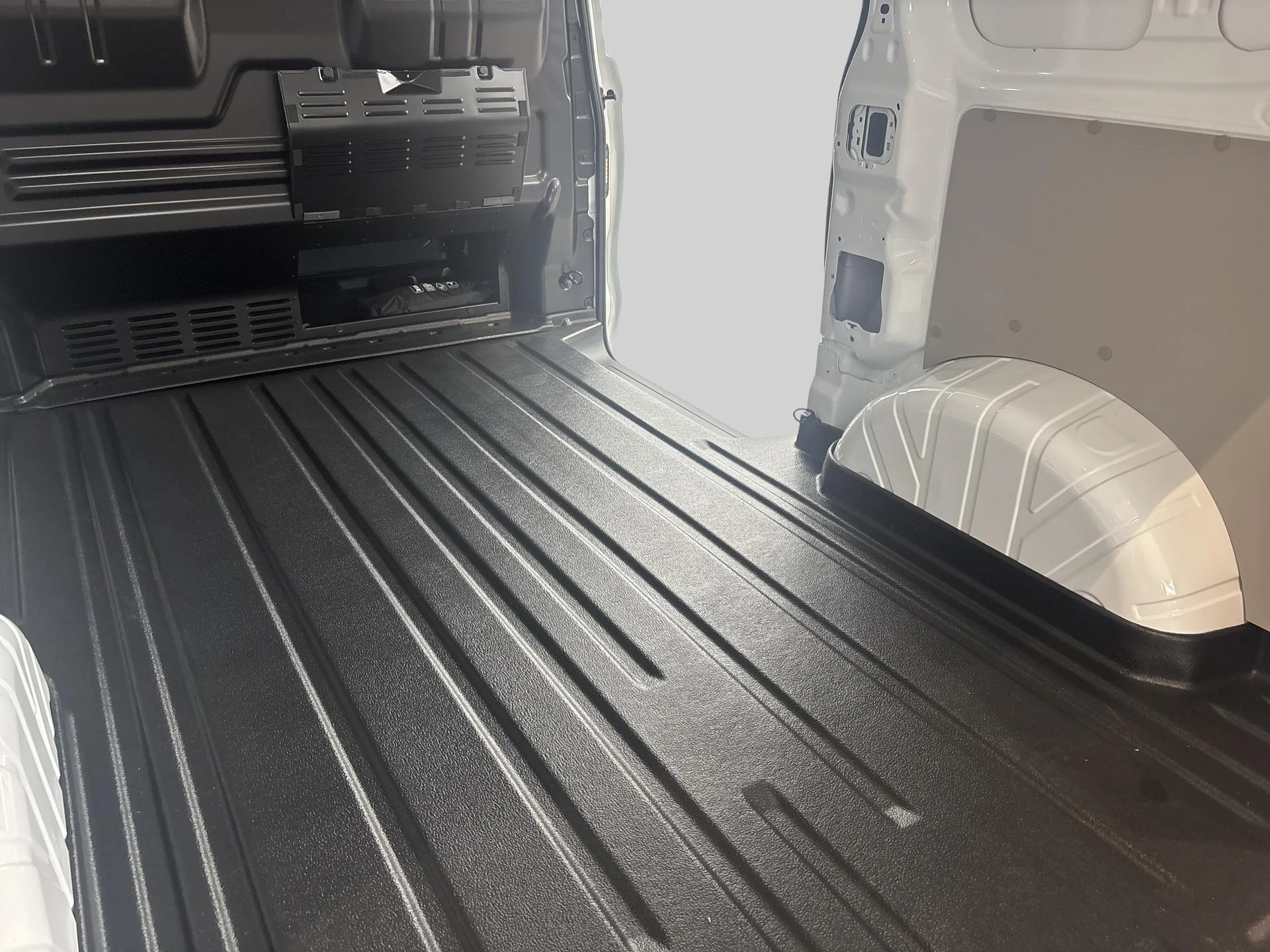 Ford-E-Transit Custom-image-20