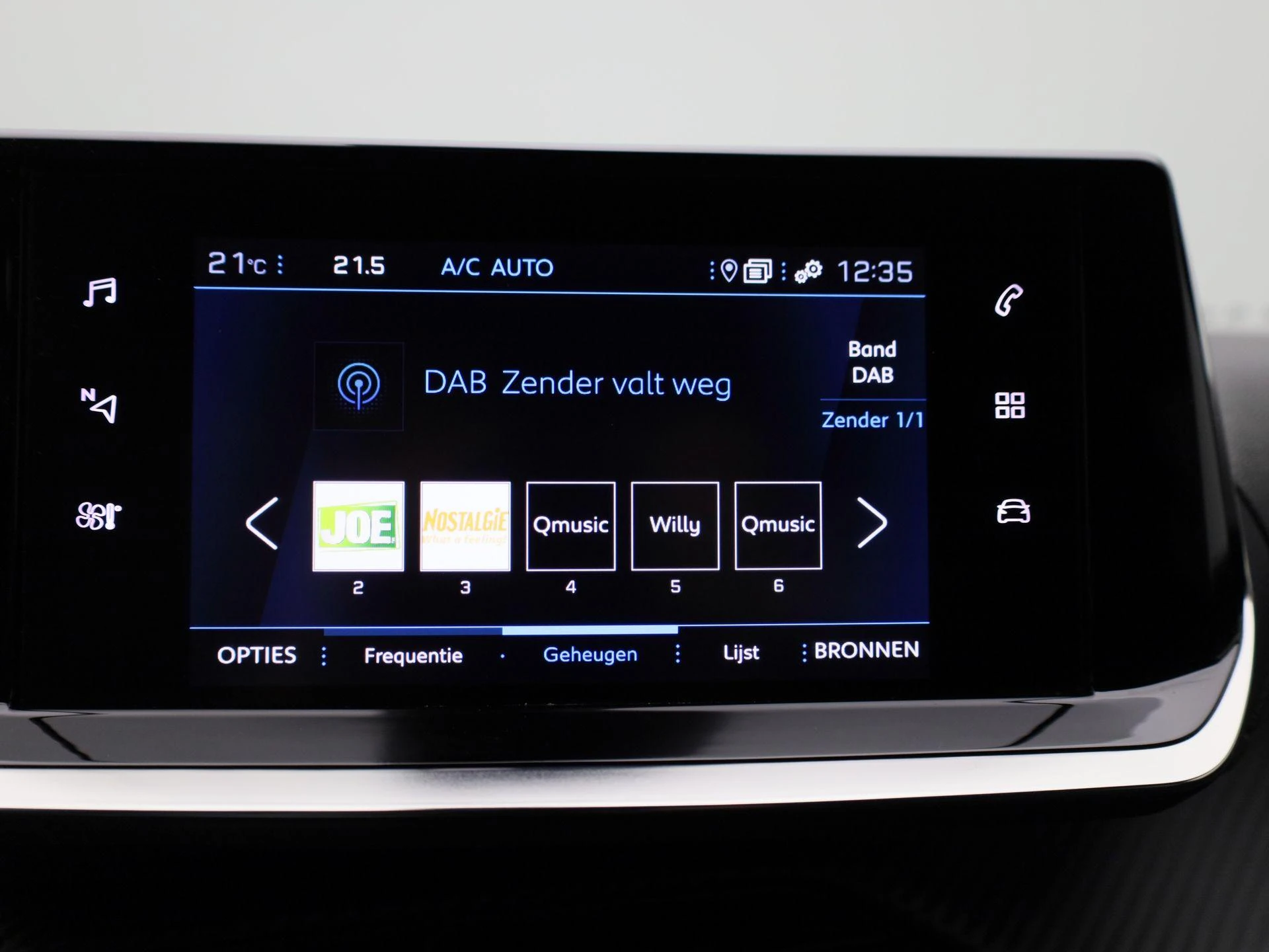 Peugeot-2008-image-13