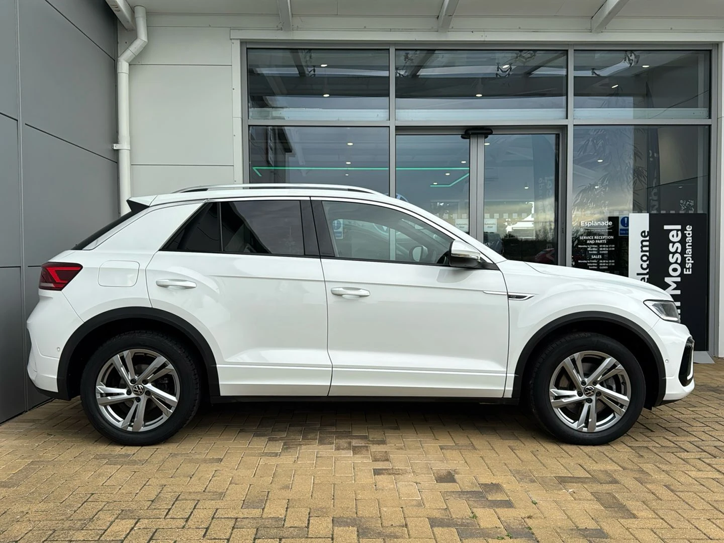 Volkswagen-T-Roc-image-9