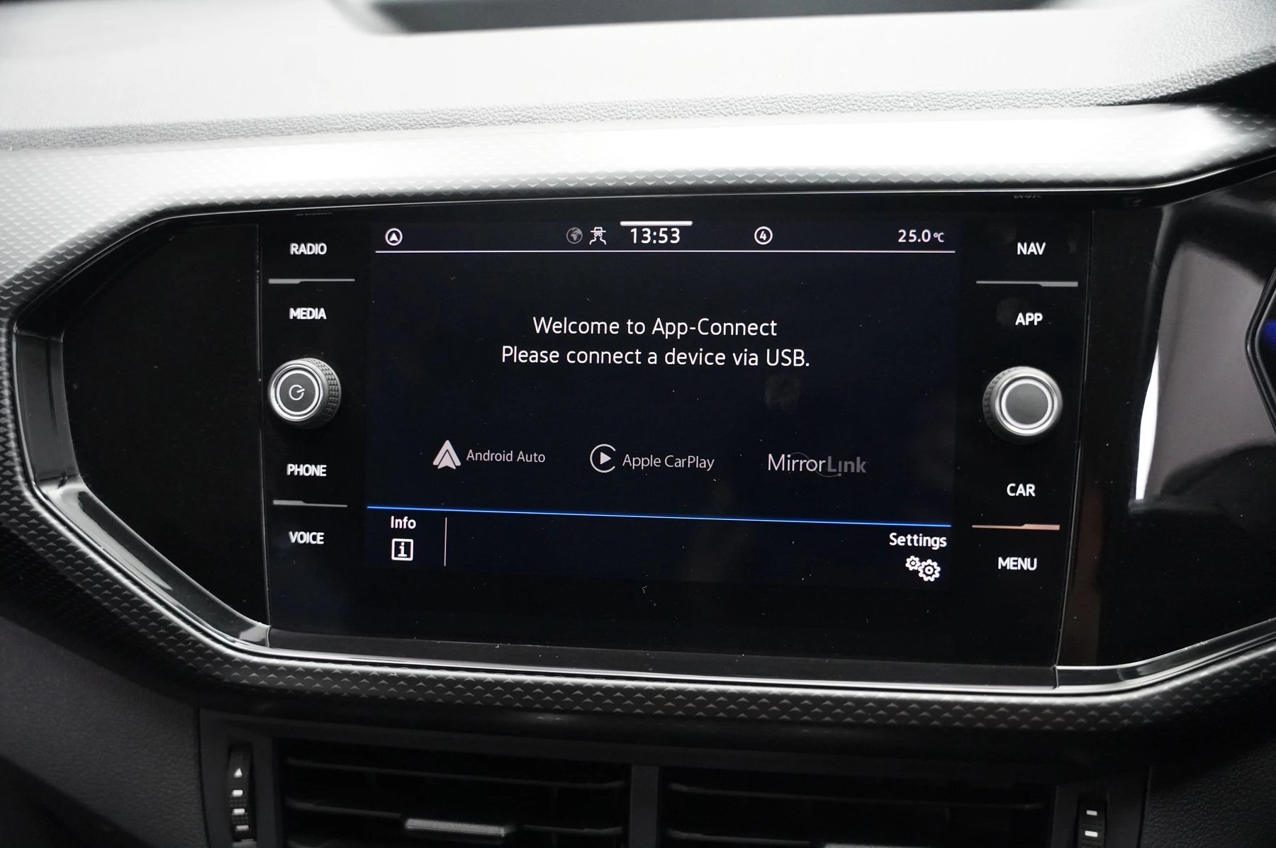 Volkswagen-T-Cross-image-22