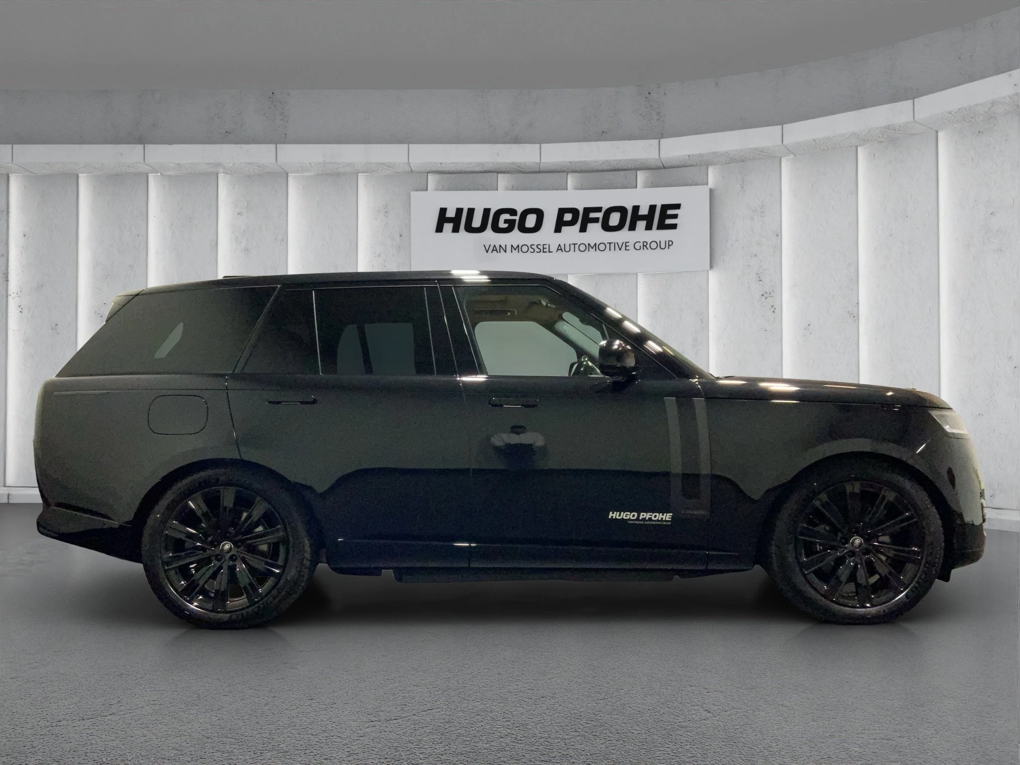 Land Rover-Range Rover-image-5