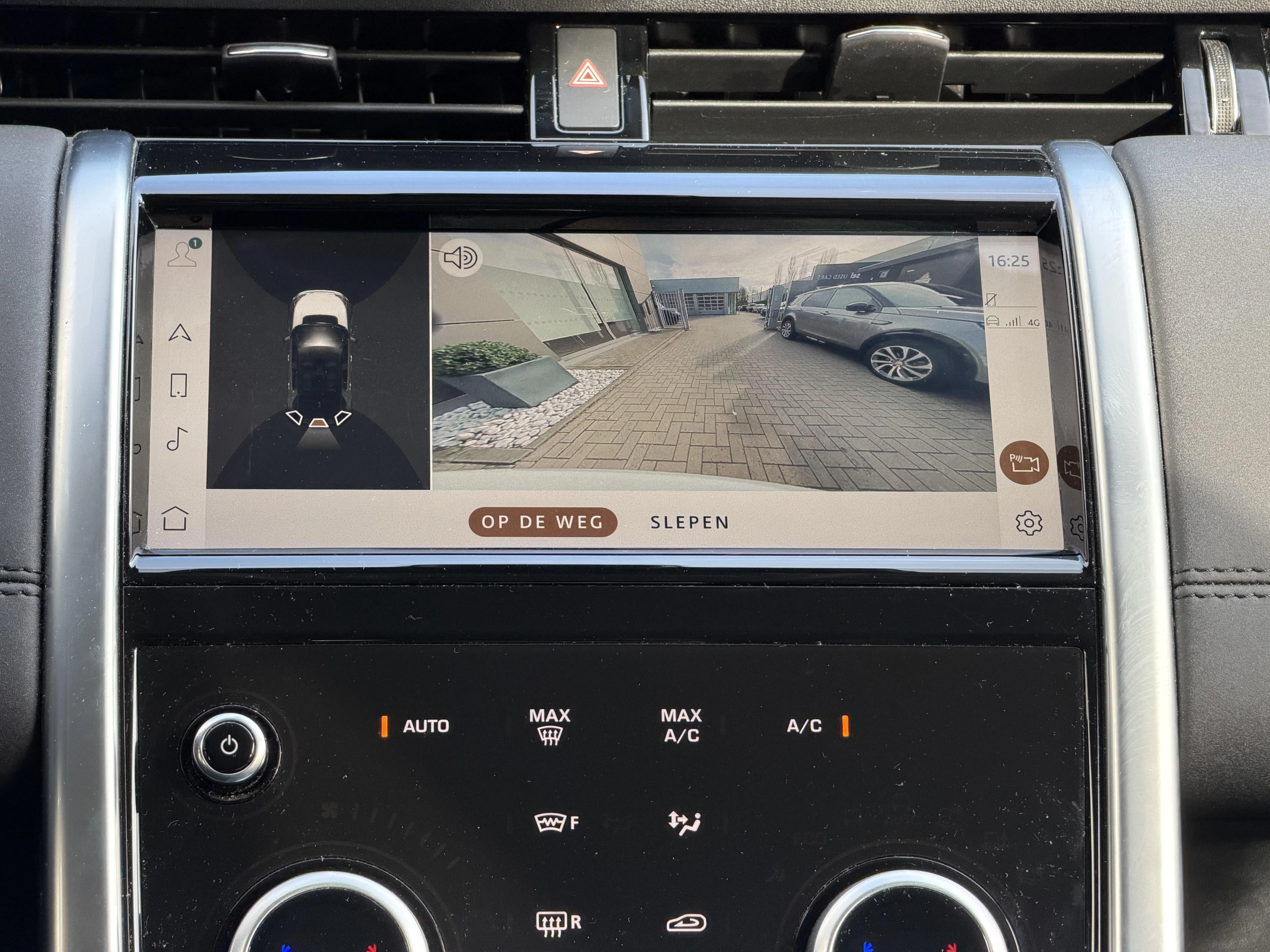 Land Rover-Discovery Sport-image-19