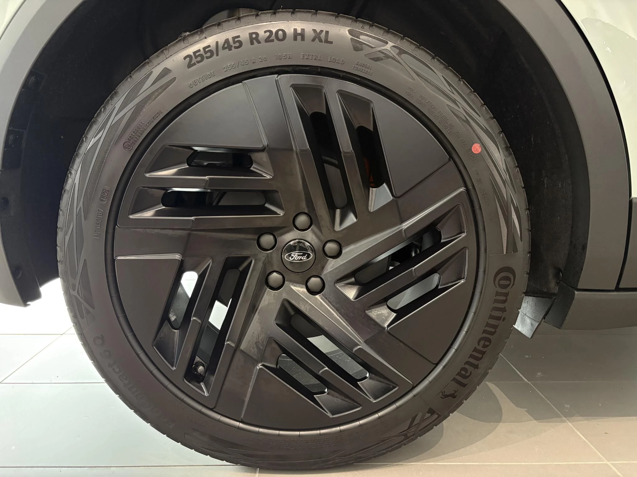 Ford Explorer Collection Extended Range RWD