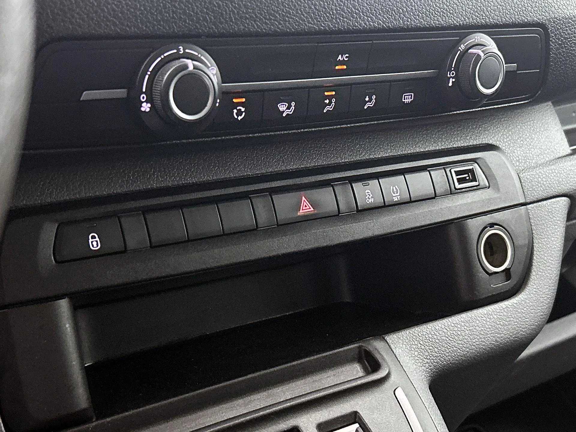 Opel-Vivaro-e-image-23