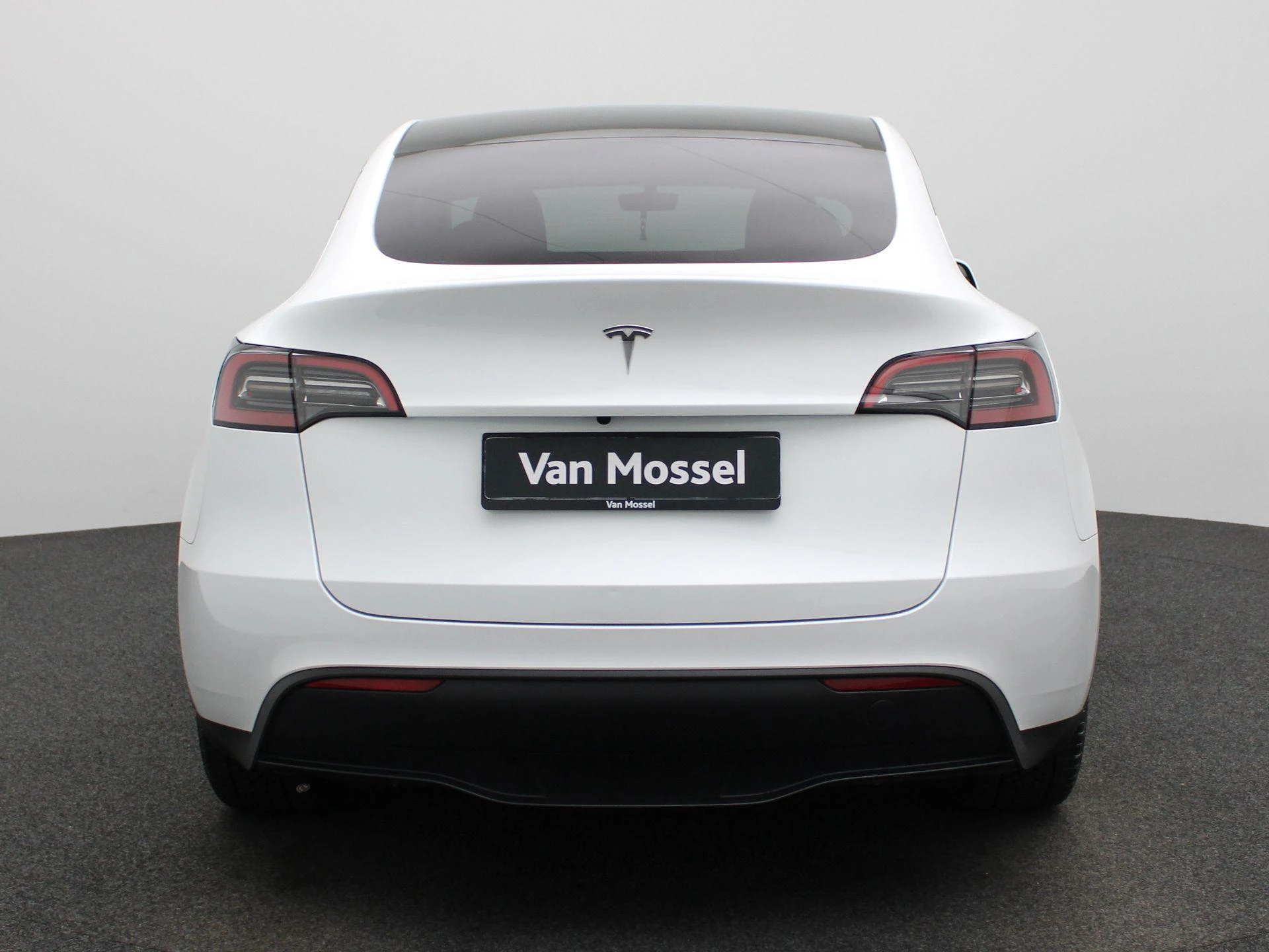 Tesla-Model Y-image-4