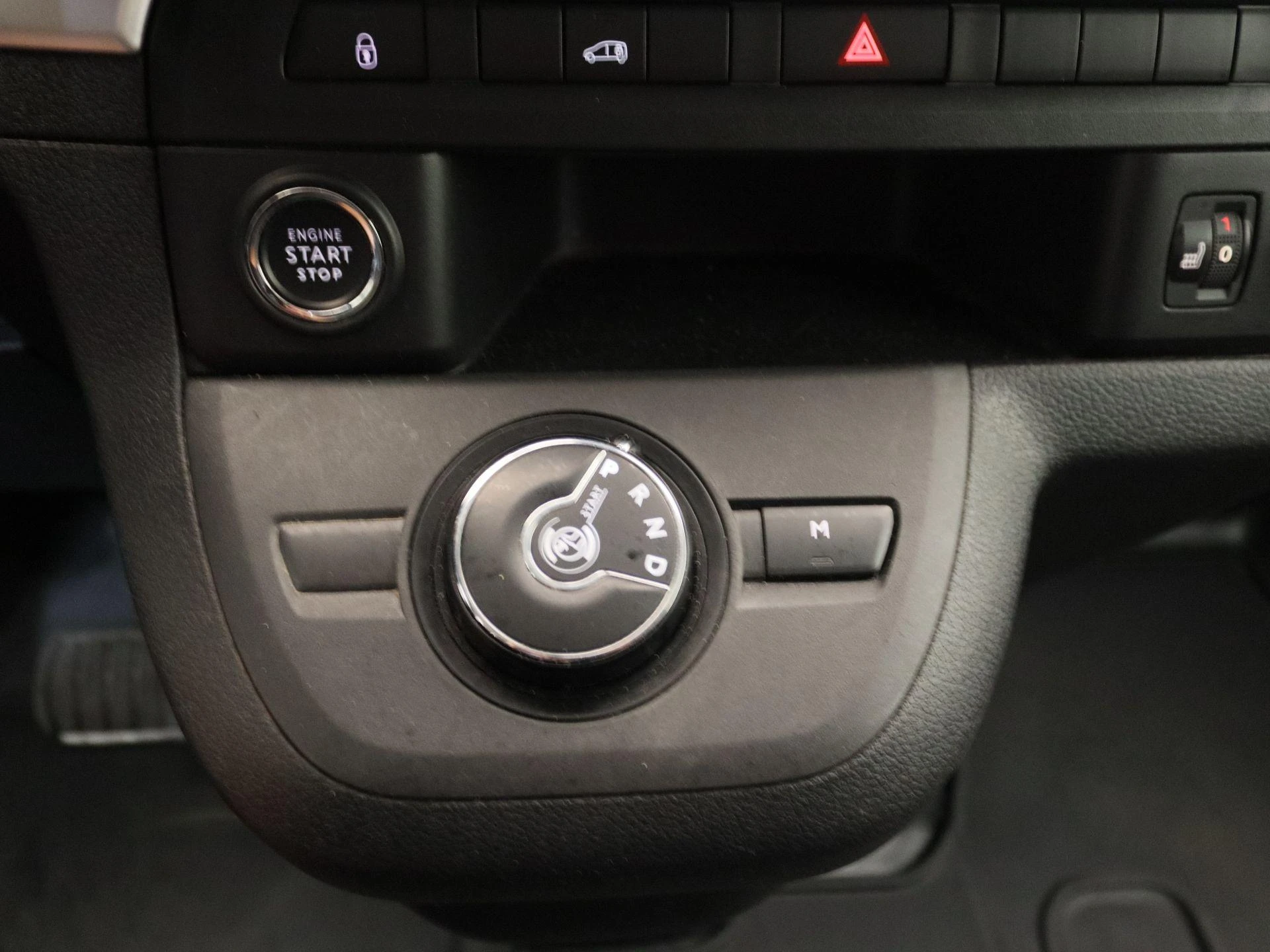 Opel-Vivaro-image-9
