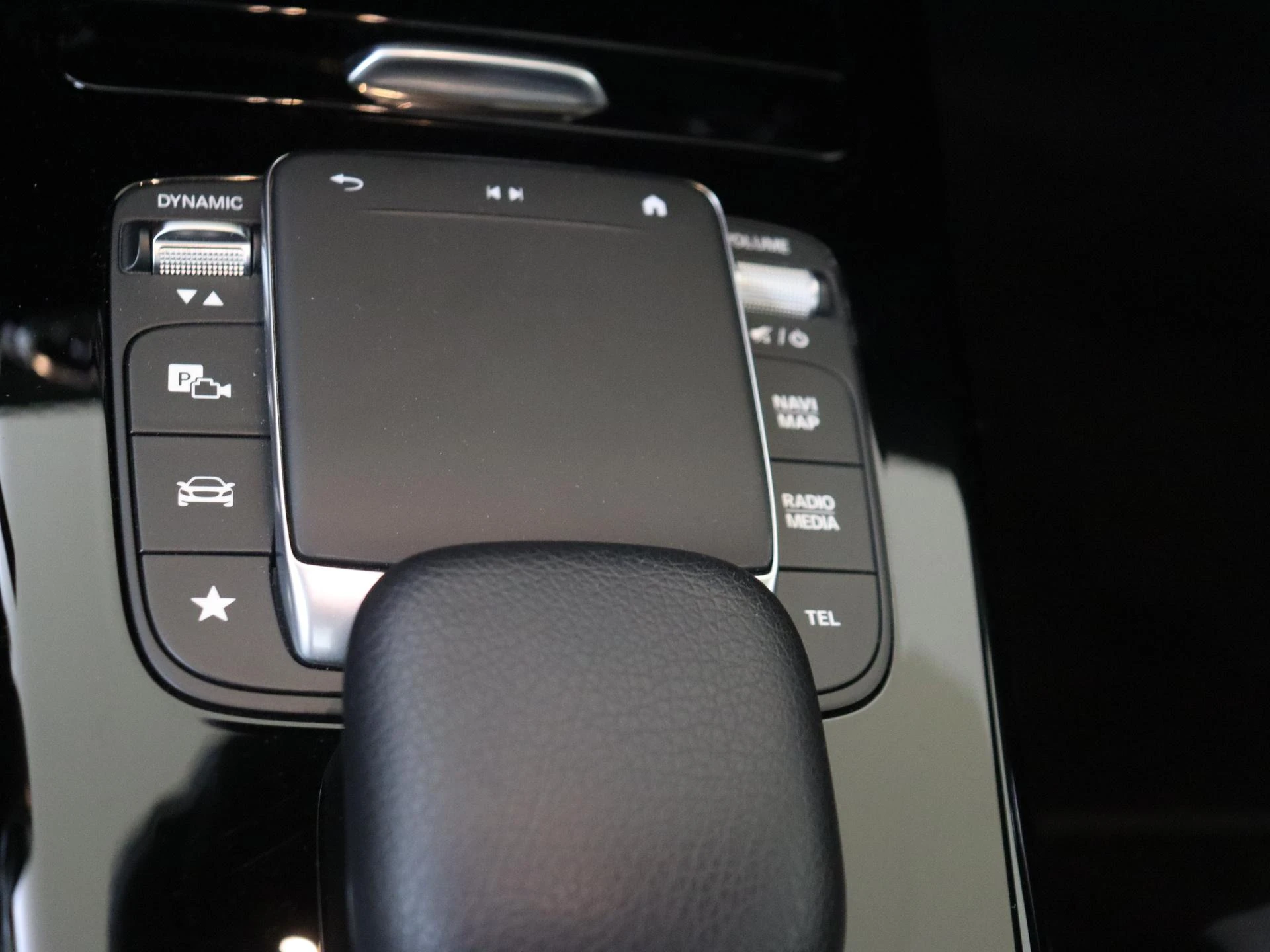 Mercedes-Benz-A-Klasse-image-20