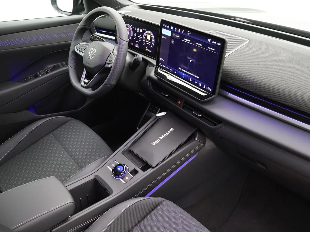 Volkswagen-T-Roc-image-2