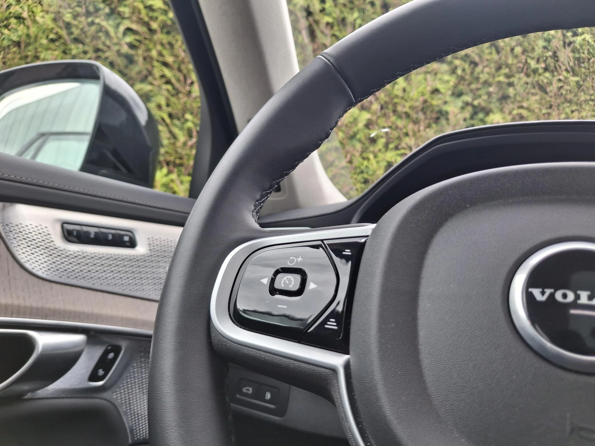 Volvo-XC90-image-30