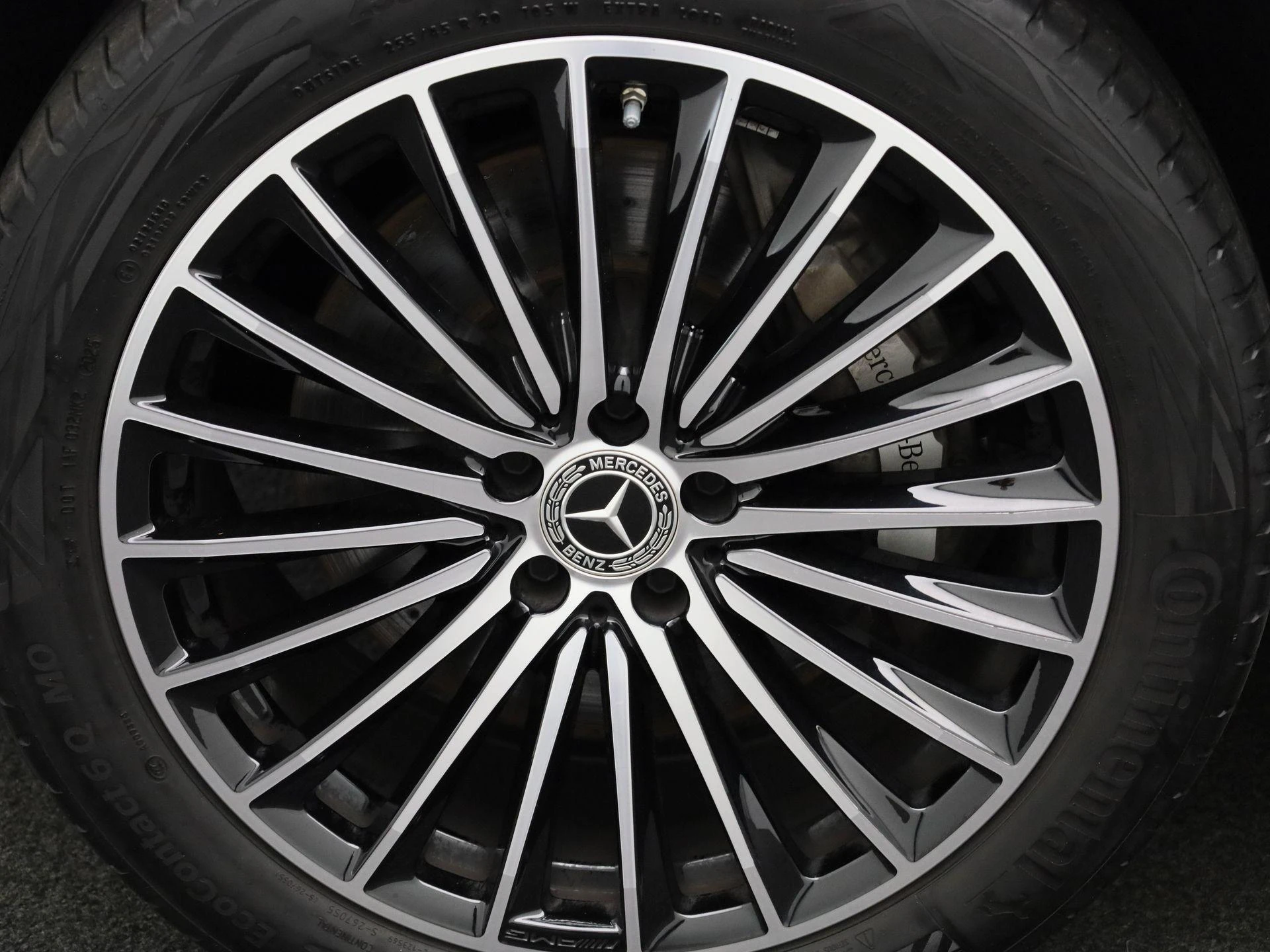 Mercedes-Benz-GLC-image-12
