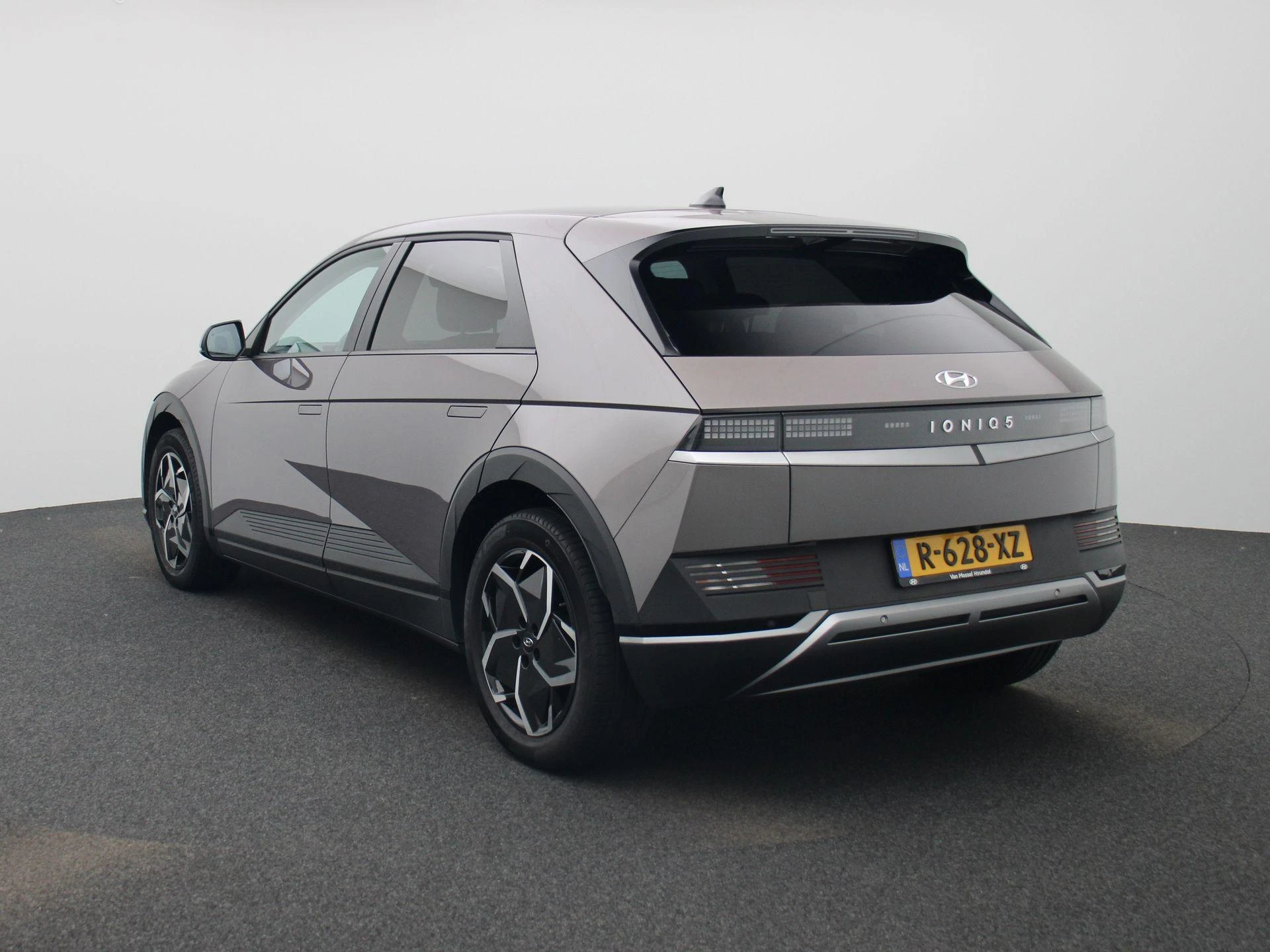 Hyundai-IONIQ 5-image-1