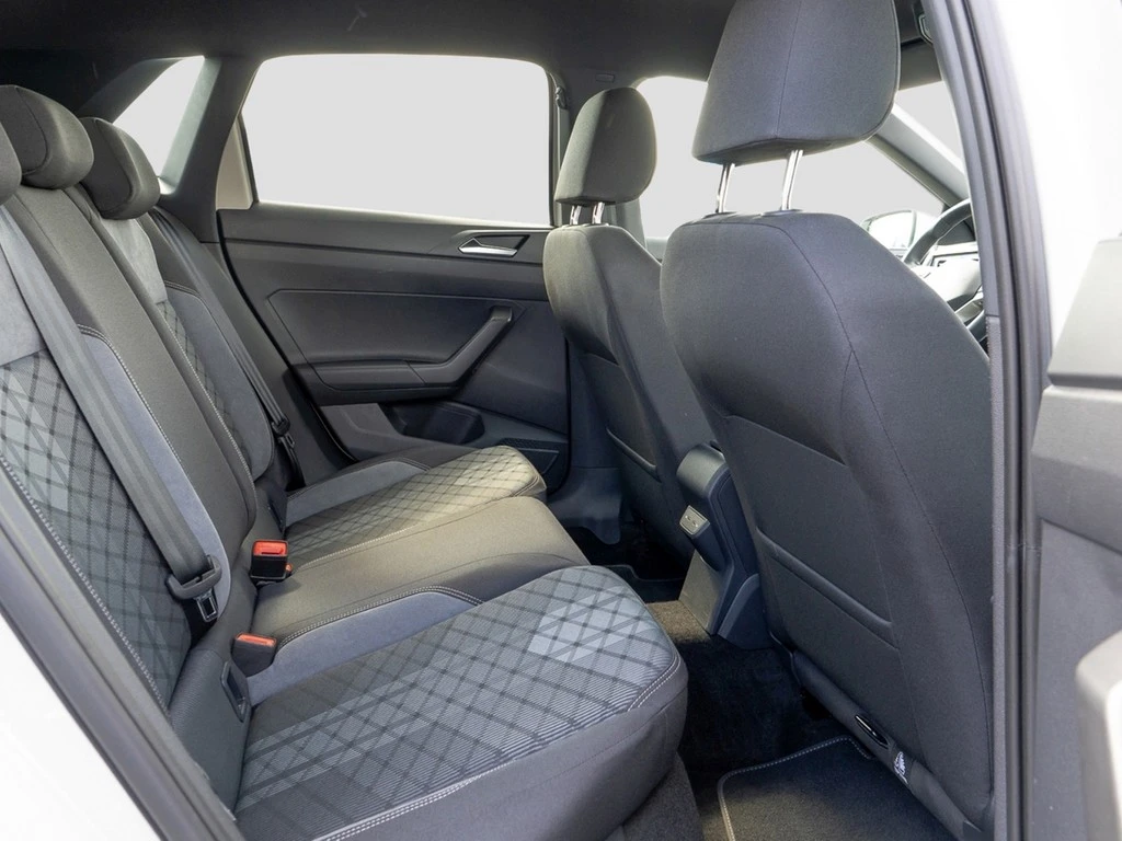 Volkswagen-Polo-image-8