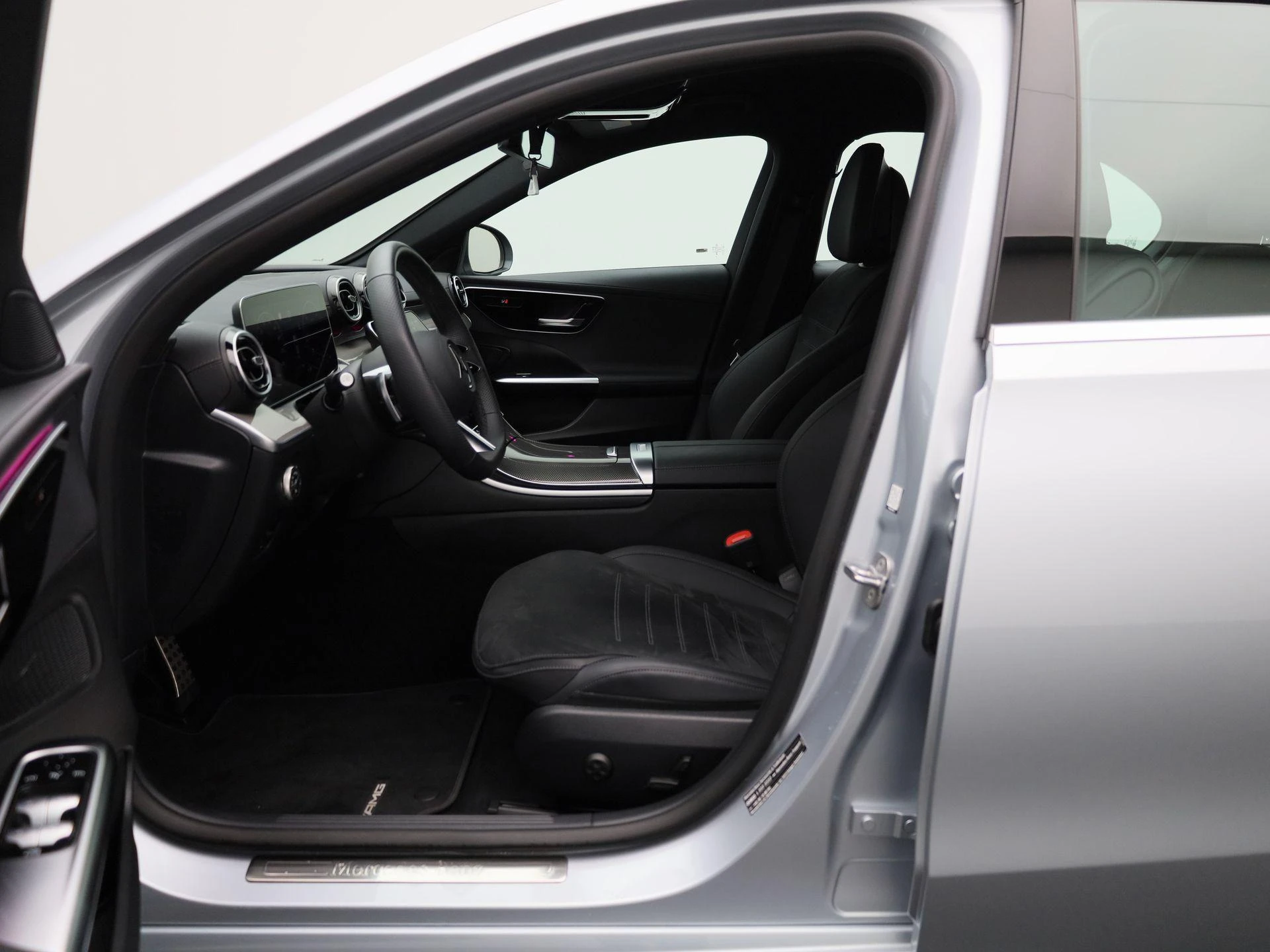 Mercedes-Benz-C-Klasse-image-8
