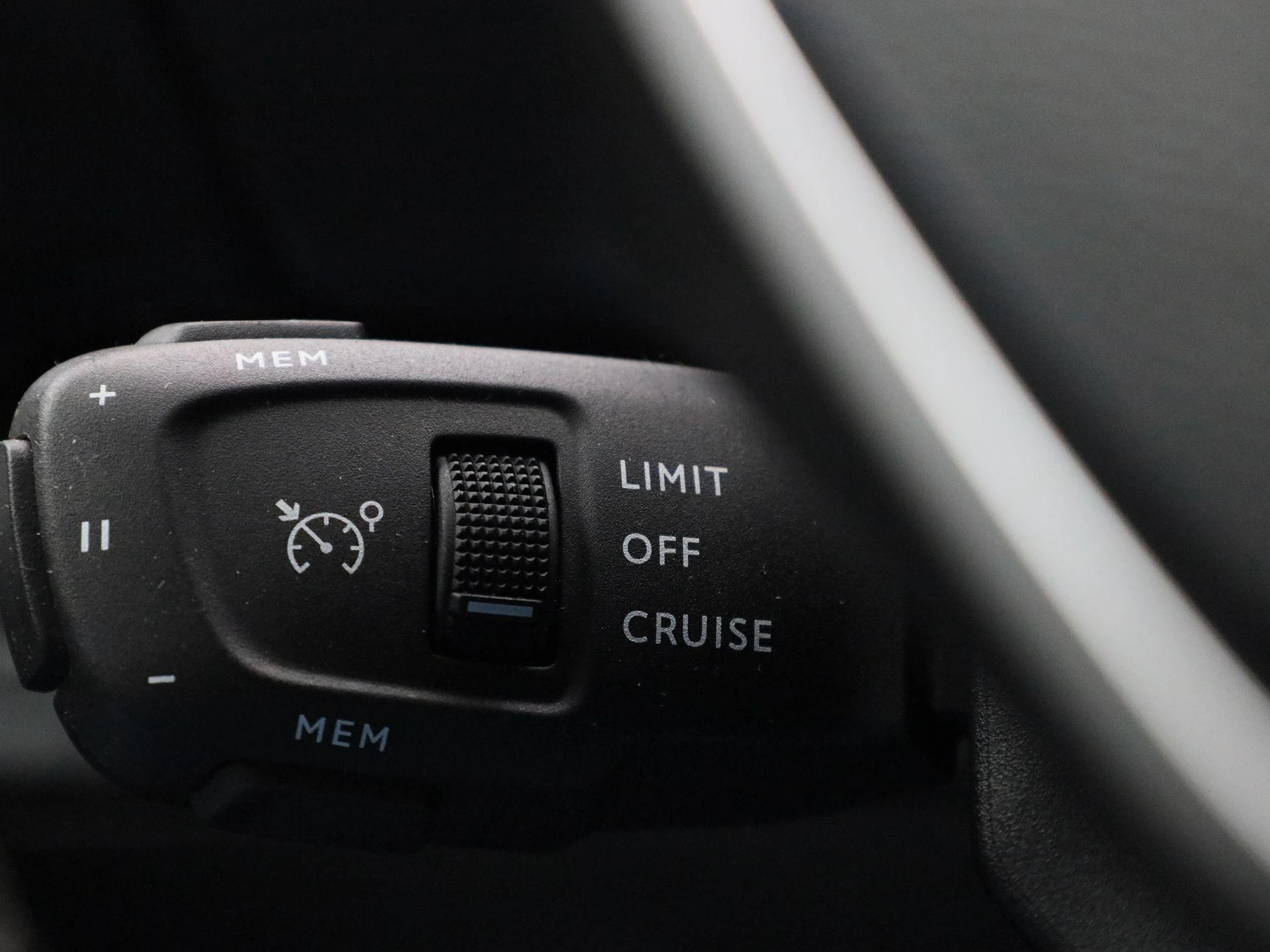 Peugeot-5008-image-22