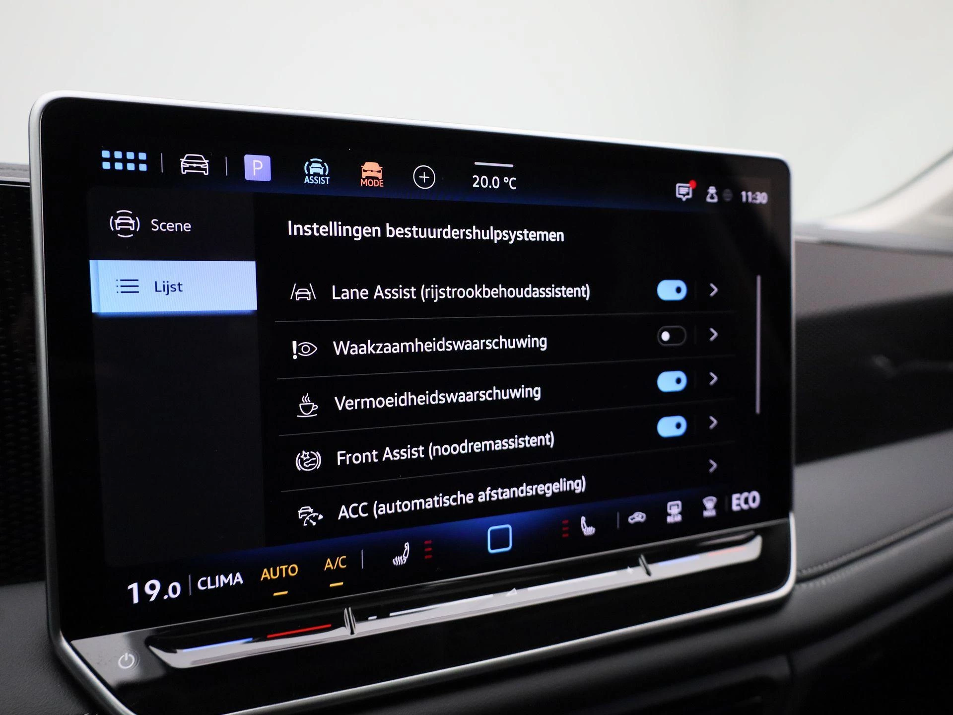 Volkswagen-Tiguan-image-29