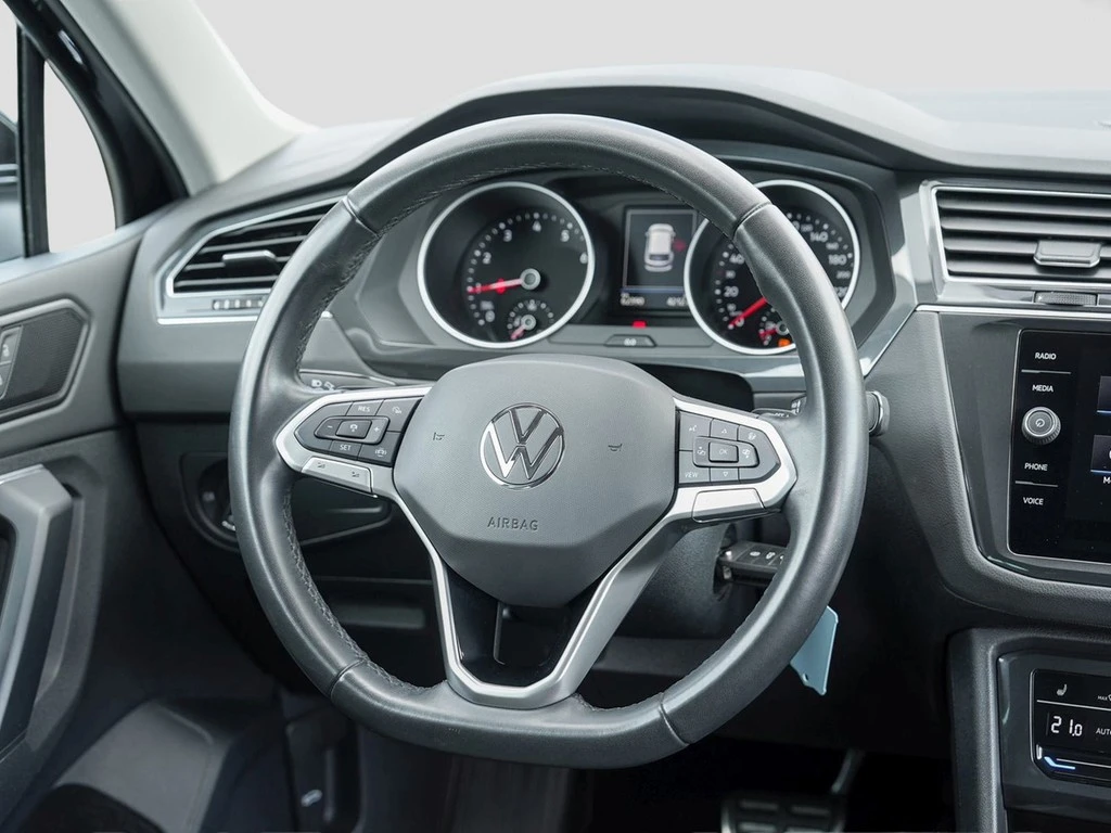 Volkswagen-Tiguan-image-12
