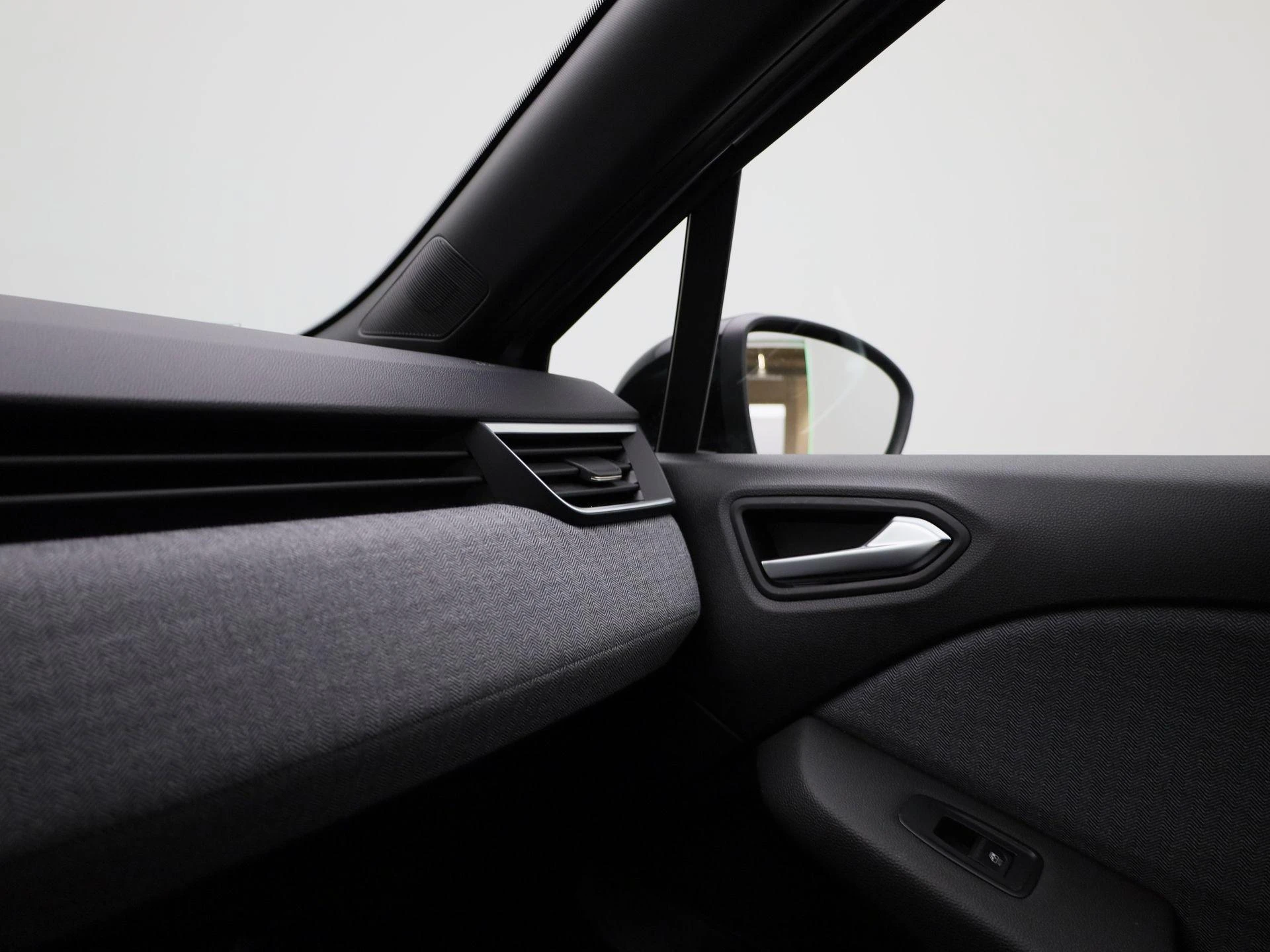 Renault-Clio-image-23