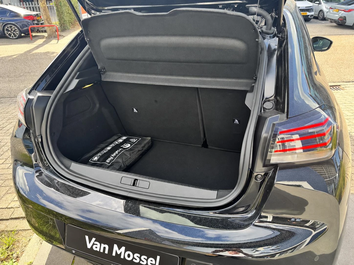 Peugeot-208-image-5