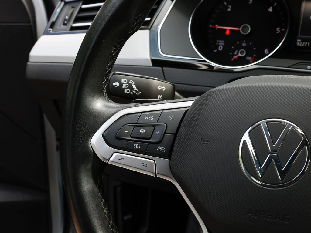Volkswagen-Passat-image-15