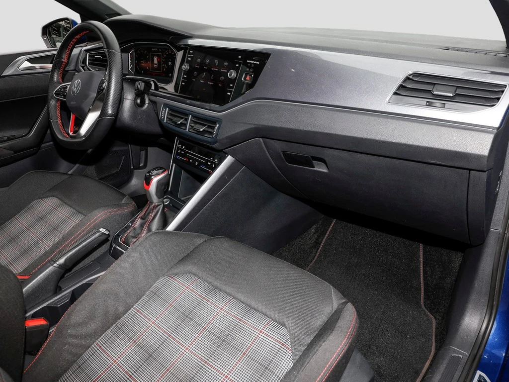 Volkswagen-Polo-image-7