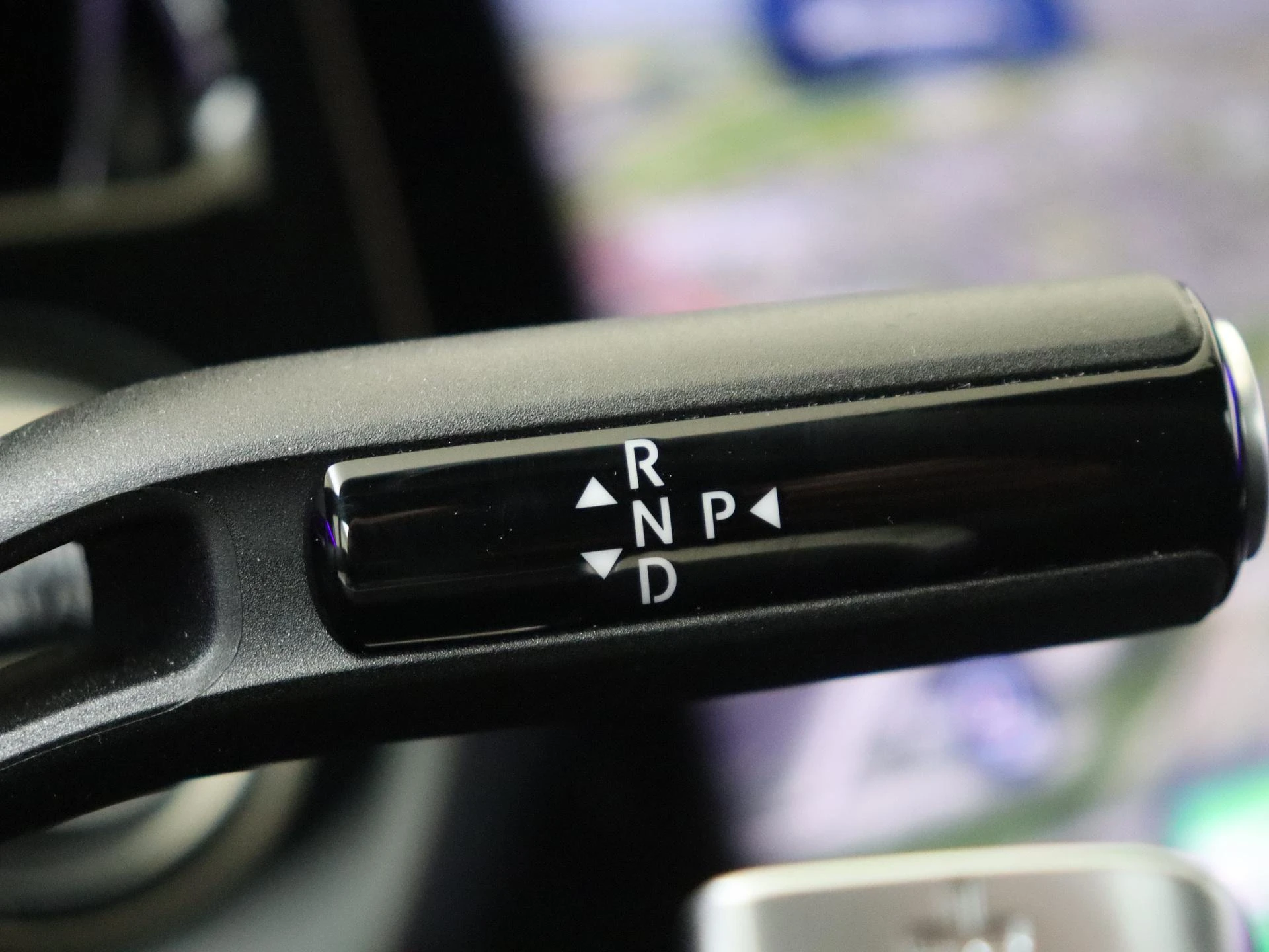 Mercedes-Benz-E-Klasse-image-12