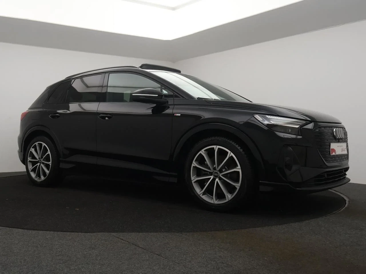 Audi Q4 e-tron Audi Q4 3X-S line 45e-tron QUATTRO 265PK *AUTOMAAT*PANODAK*LEDER*ALCANTARA*CAMERA*ACC*PDC*NAVI*APP-CONNECT*...*