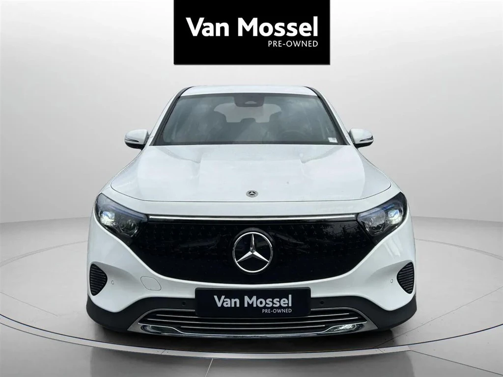 Mercedes-Benz-EQB-image-1
