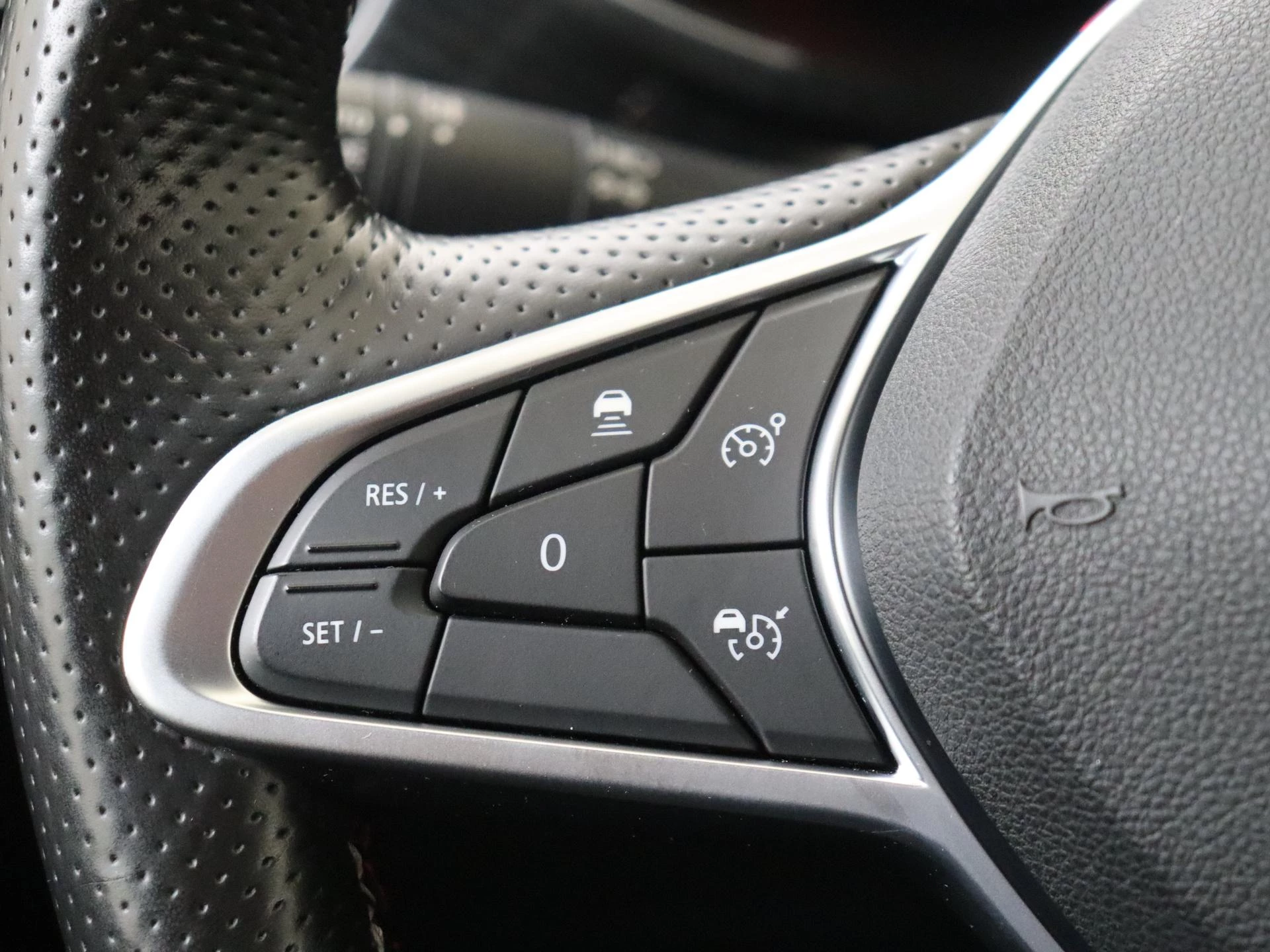 Renault-Arkana-image-16