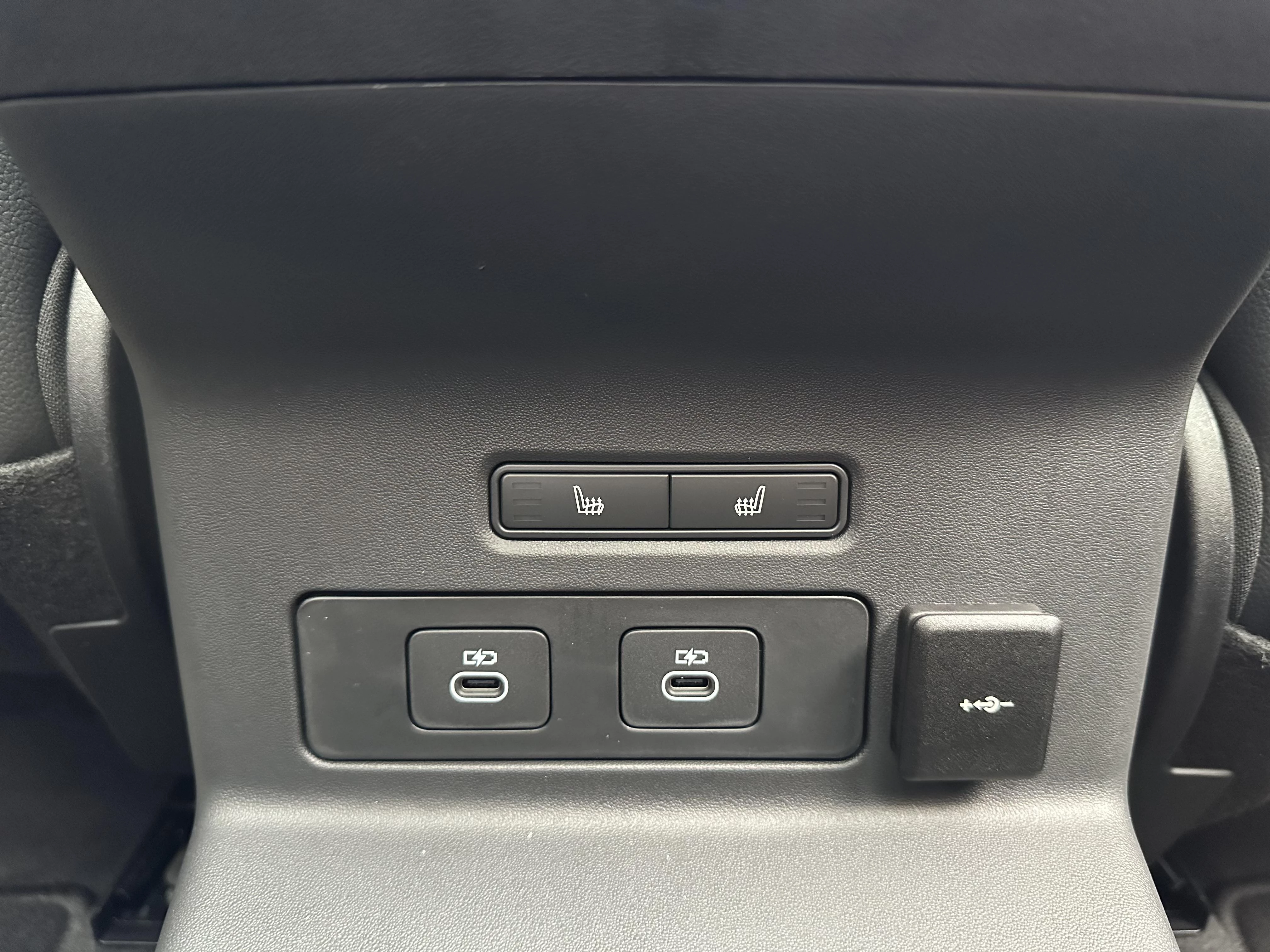 Land Rover-Range Rover Velar-image-14