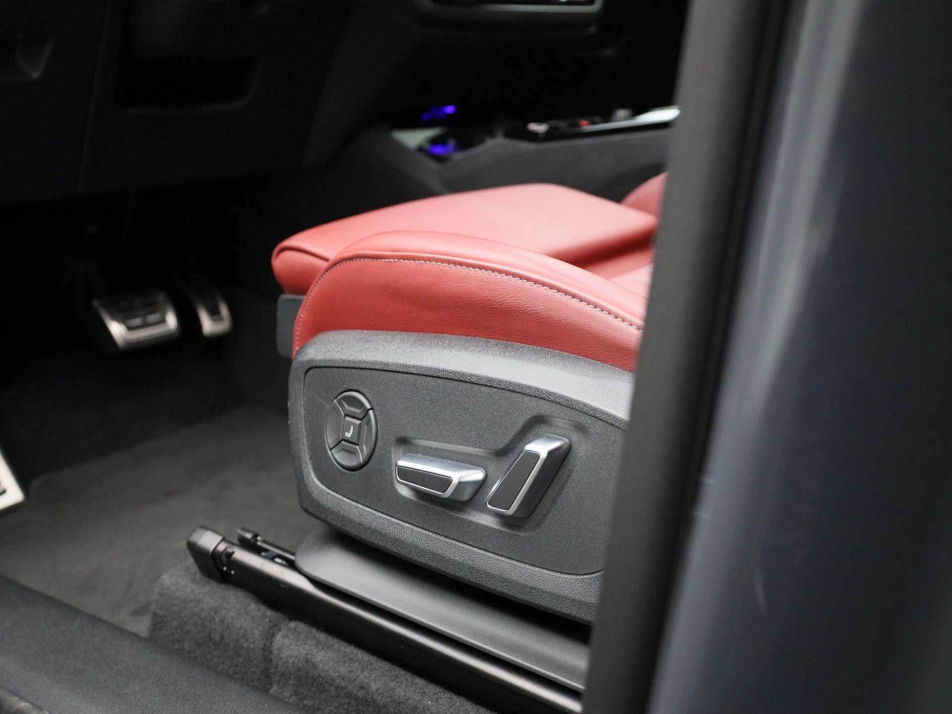 Audi-Q6 e-tron-image-41