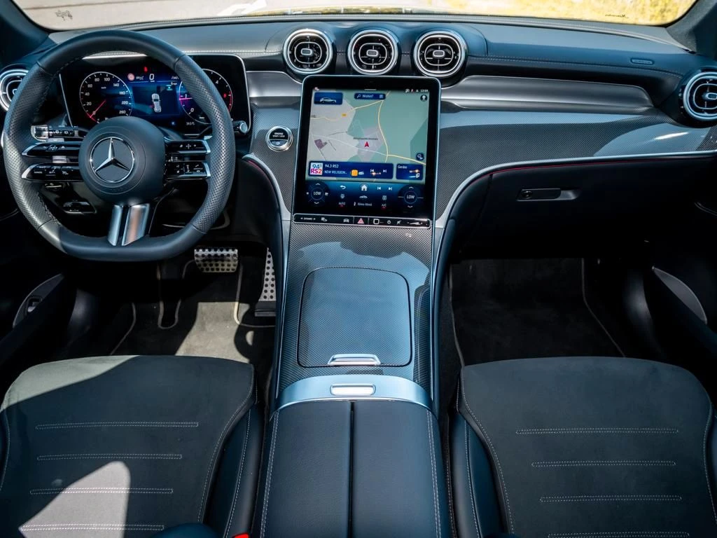 Mercedes-Benz-GLC 300 d-image-13