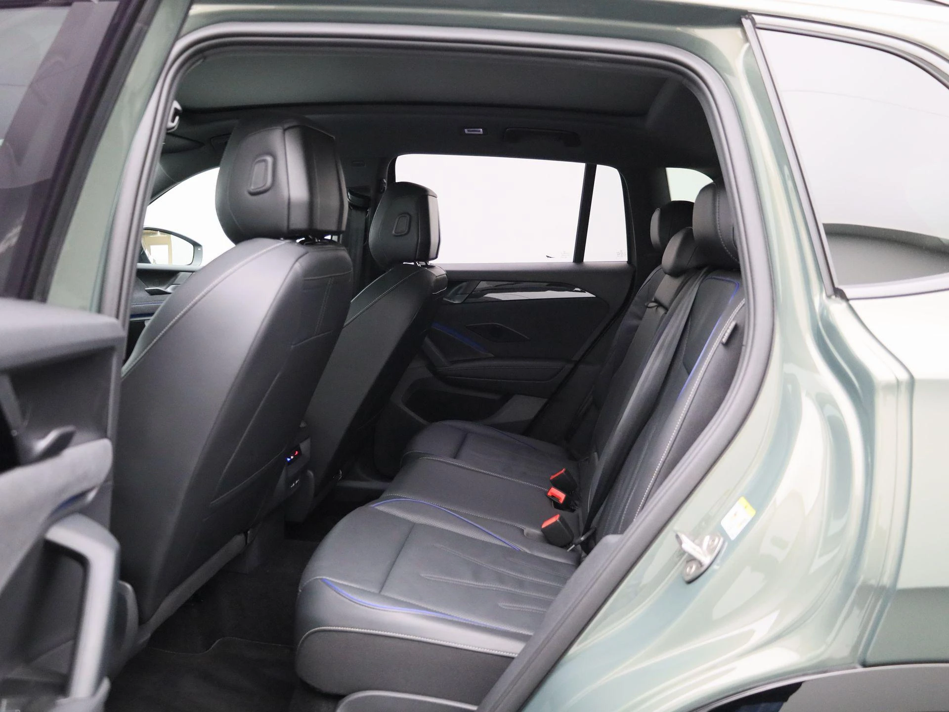 Volkswagen-Tiguan-image-9