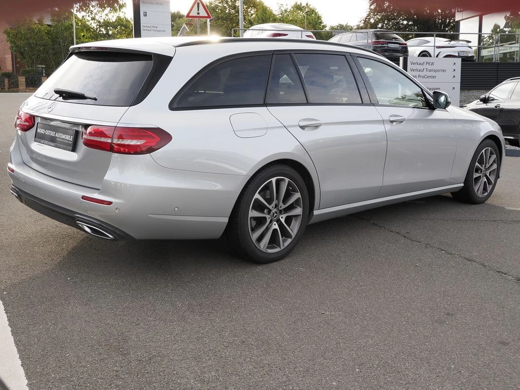 Mercedes-Benz-E-Klasse 220 d-image-4