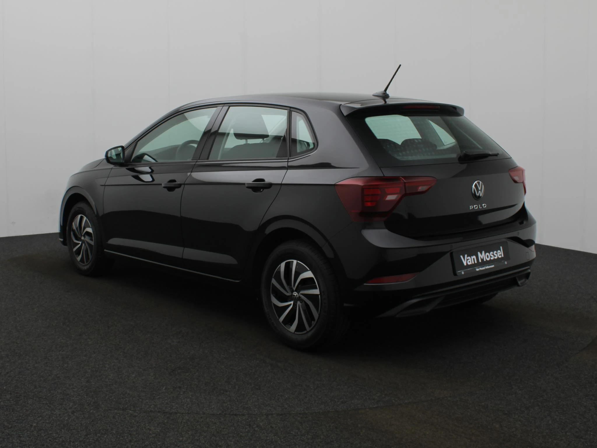 Volkswagen-Polo-image-1