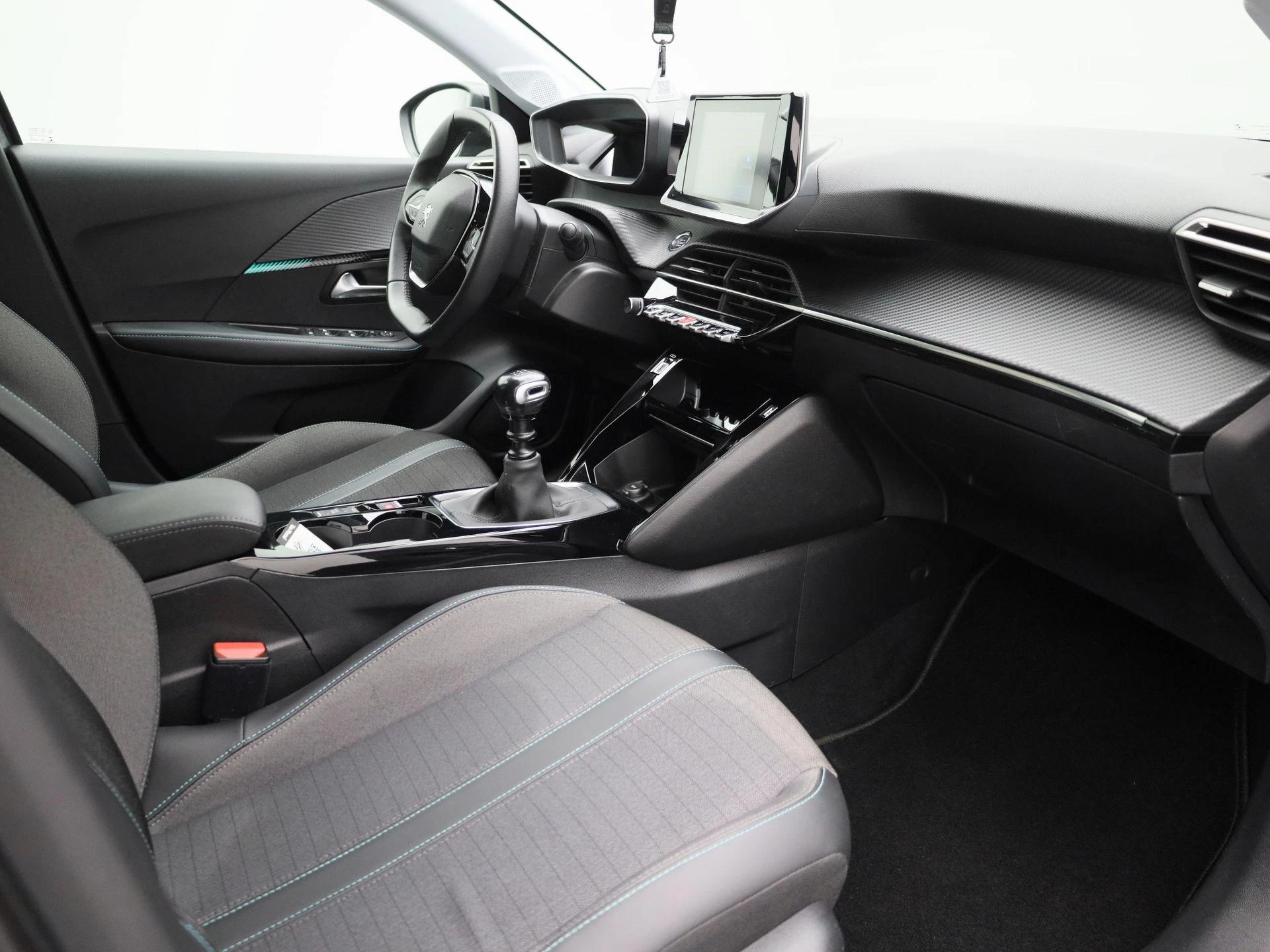 Peugeot-208-image-30