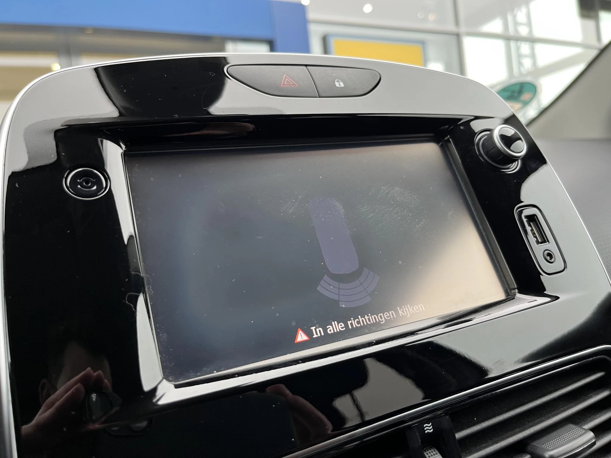 Renault-Clio-image-27