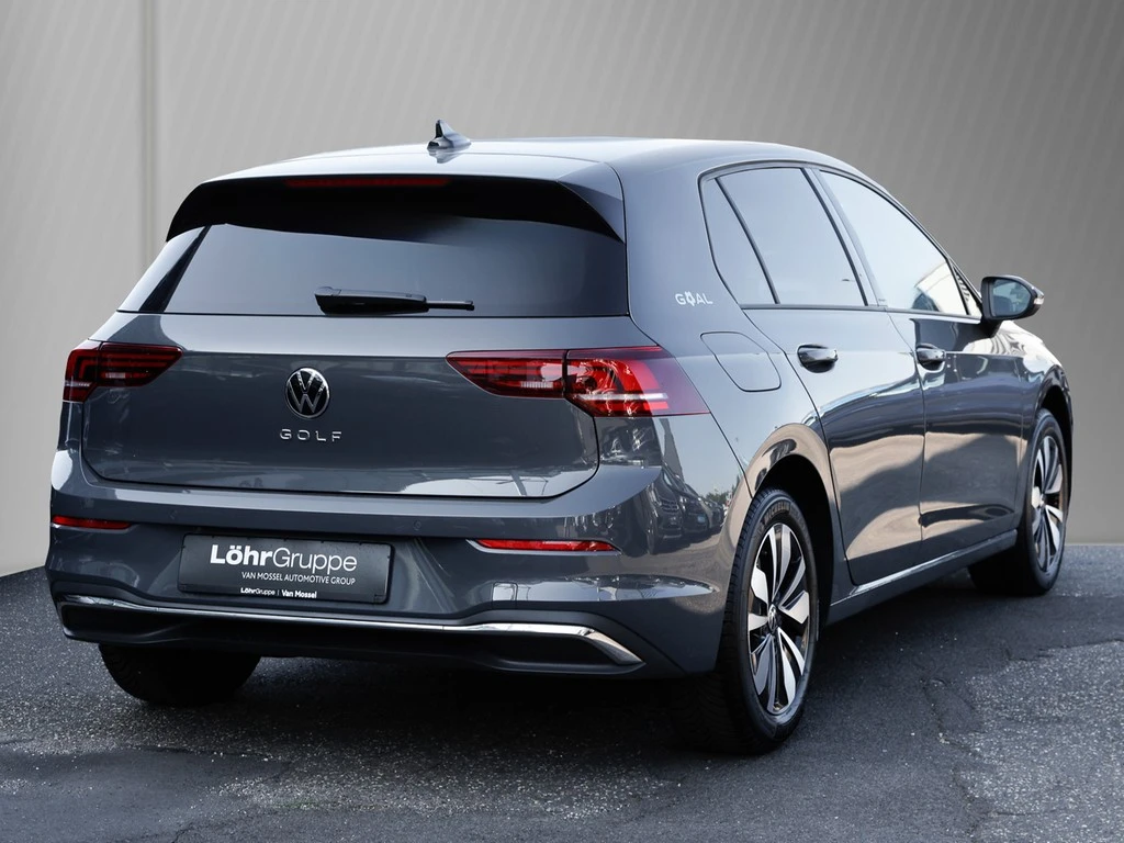 Volkswagen-Golf-image-3