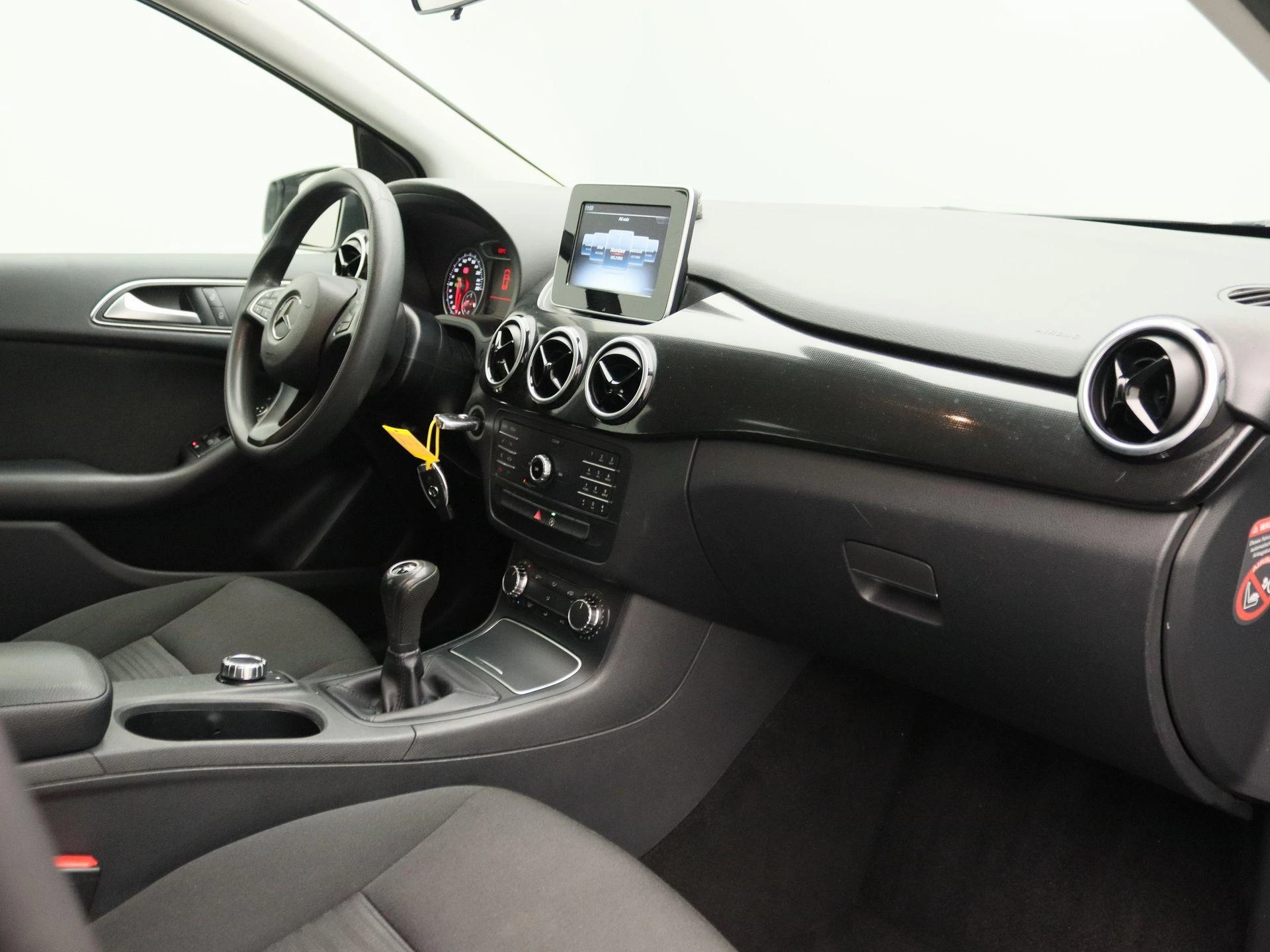 Mercedes-Benz-B-Klasse-image-22