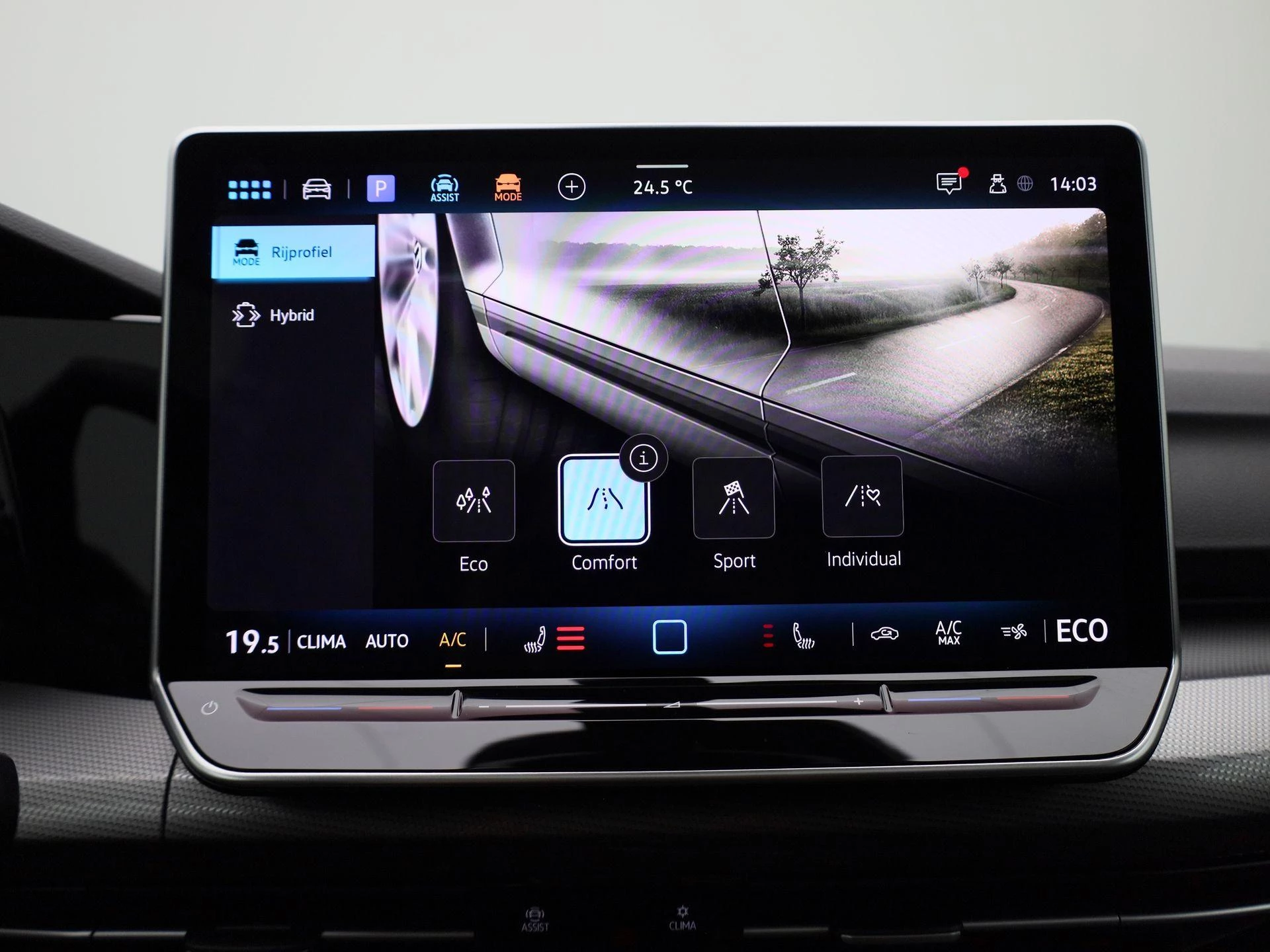 Volkswagen-Golf-image-25