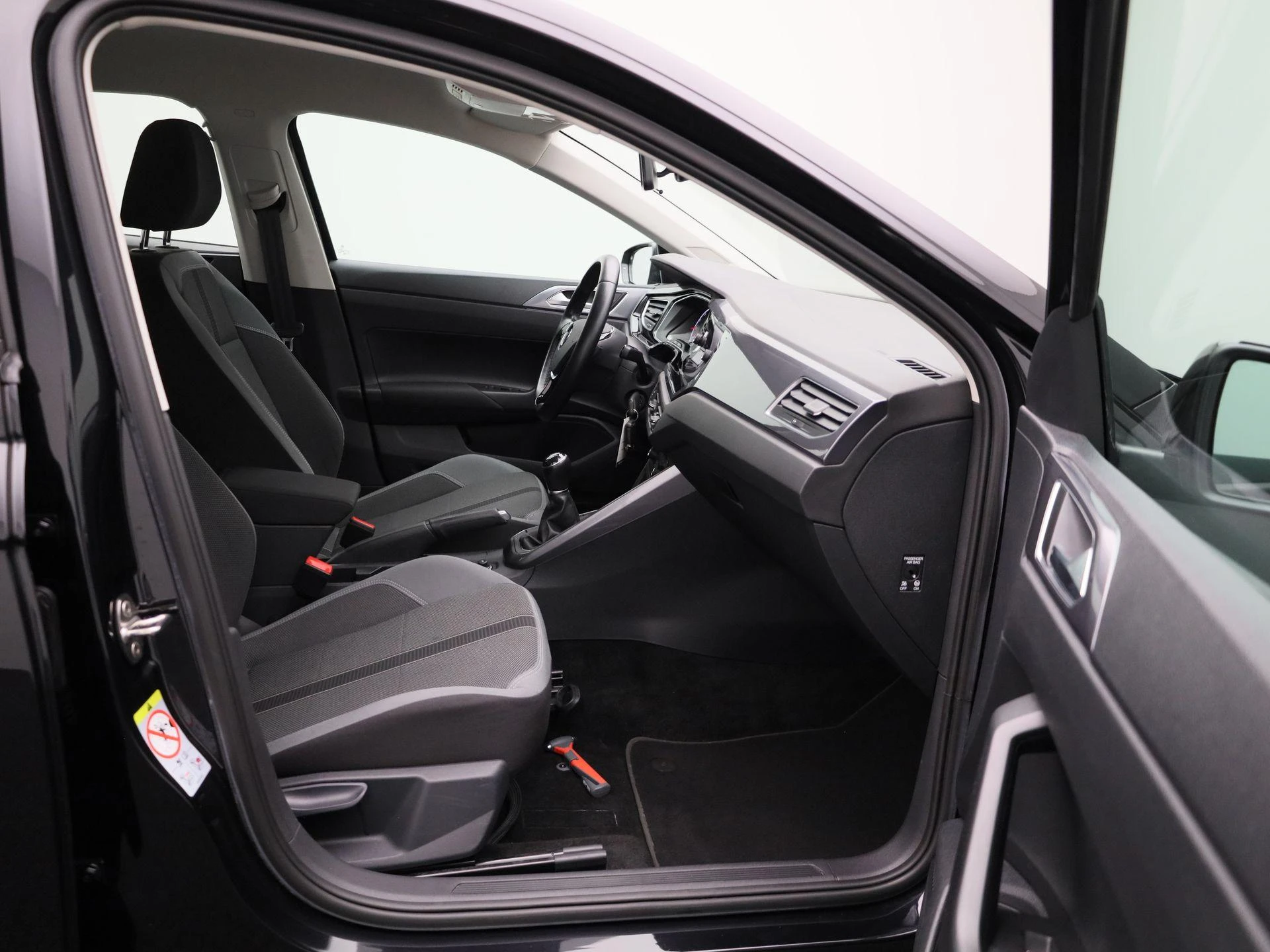 Volkswagen-Polo-image-30