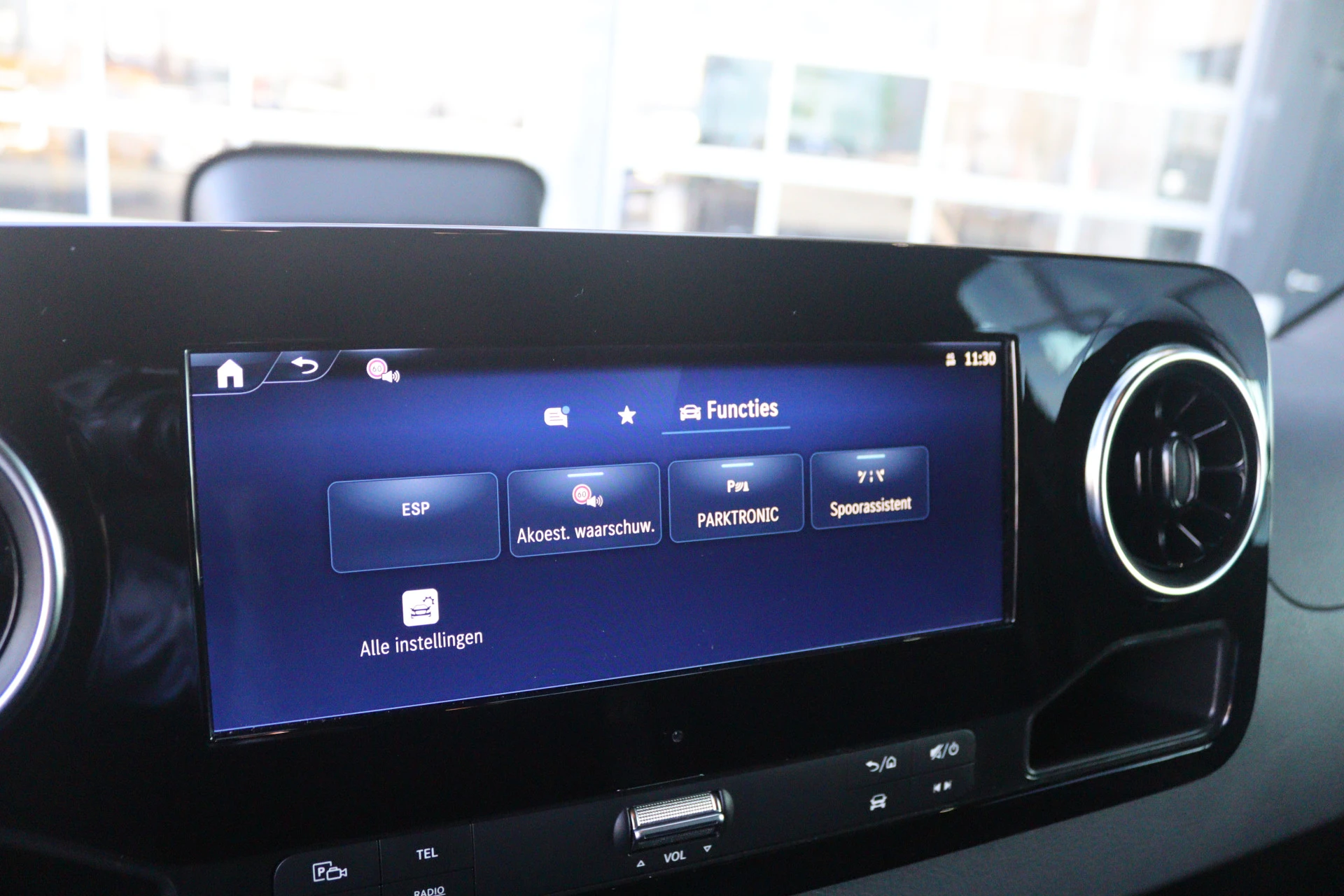 Mercedes-Benz-Sprinter-image-11
