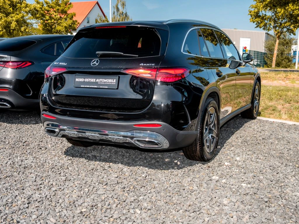 Mercedes-Benz-GLC 300 d-image-5