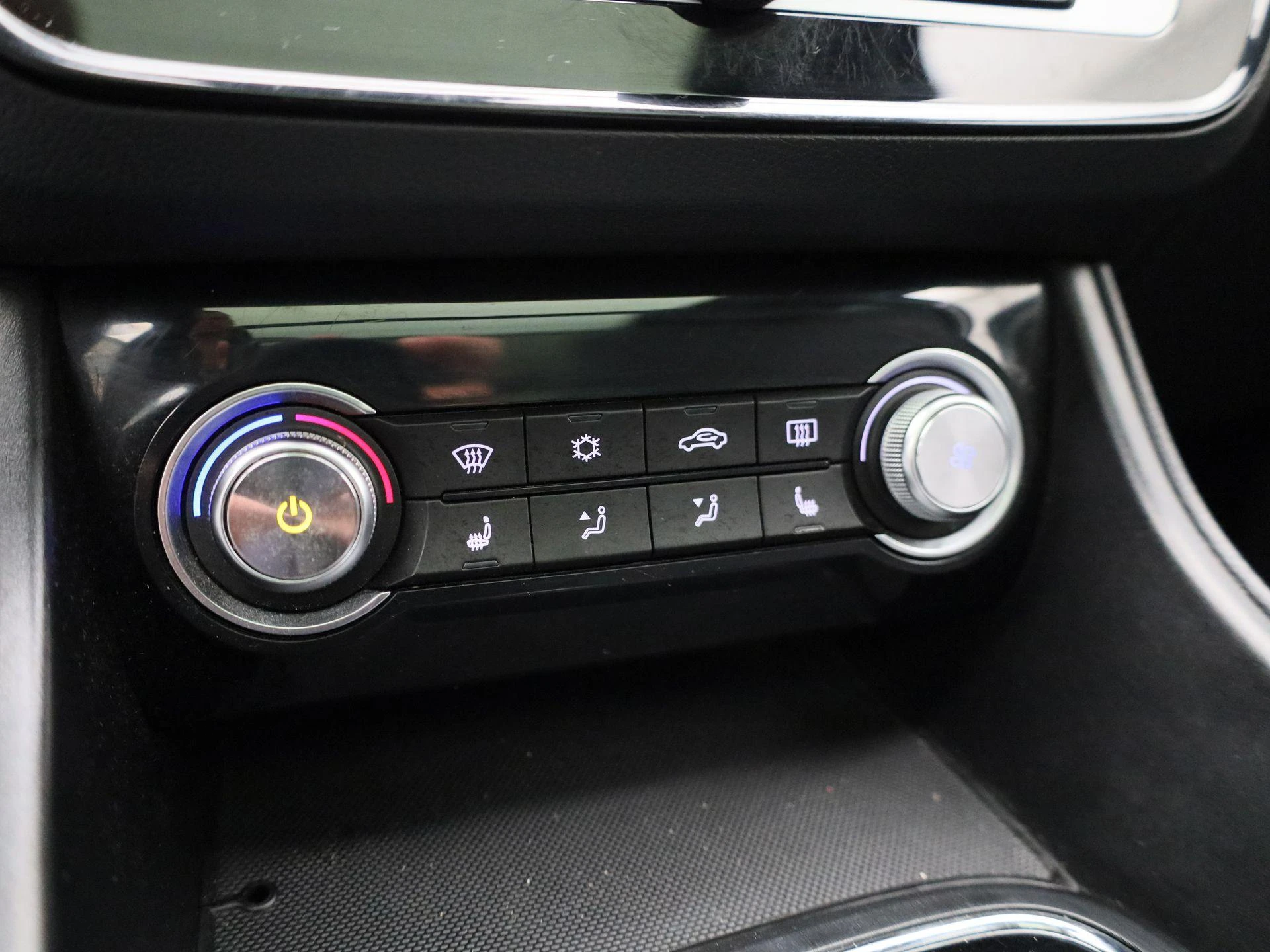 MG-ZS EV-image-25