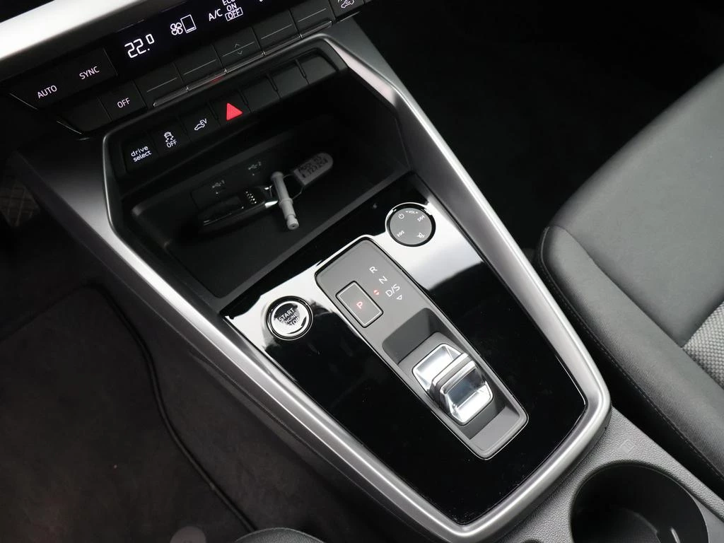 Audi A3 Sportback PHEV Audi A3 Sportback Attraction 40TFSIe 204PK *AUTOMAAT*ACC*VIRTUAL COCKPIT*NAVI*APP-CONNECT*...*