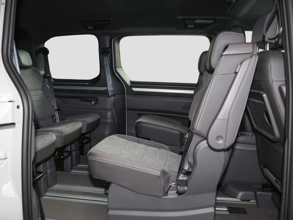Volkswagen-Multivan-image-7